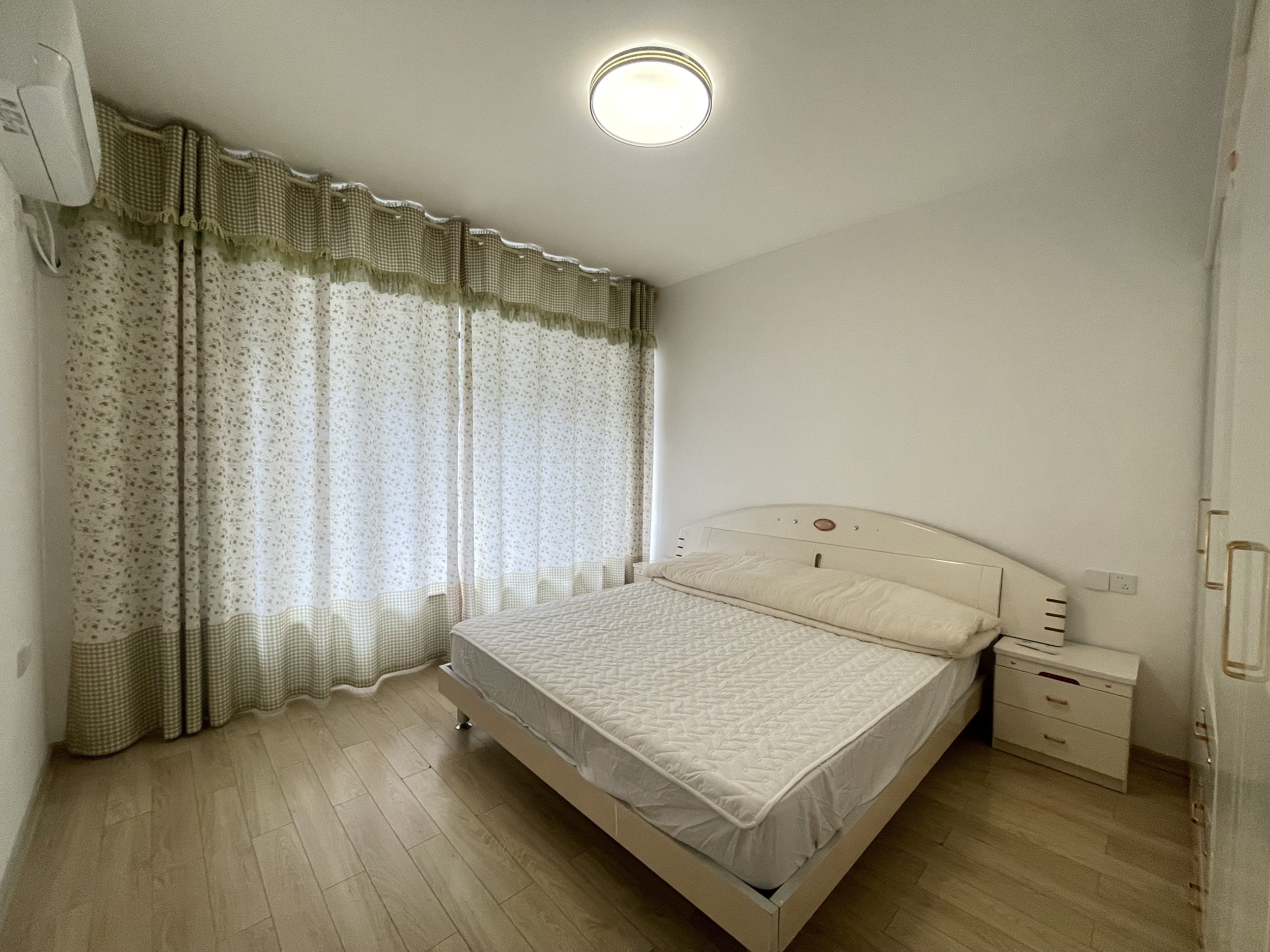 月亮湾二期A区 1室0厅0卫 2000.0元/月 月亮湾二期A区 1室0厅0卫 2000.0元/月室内图