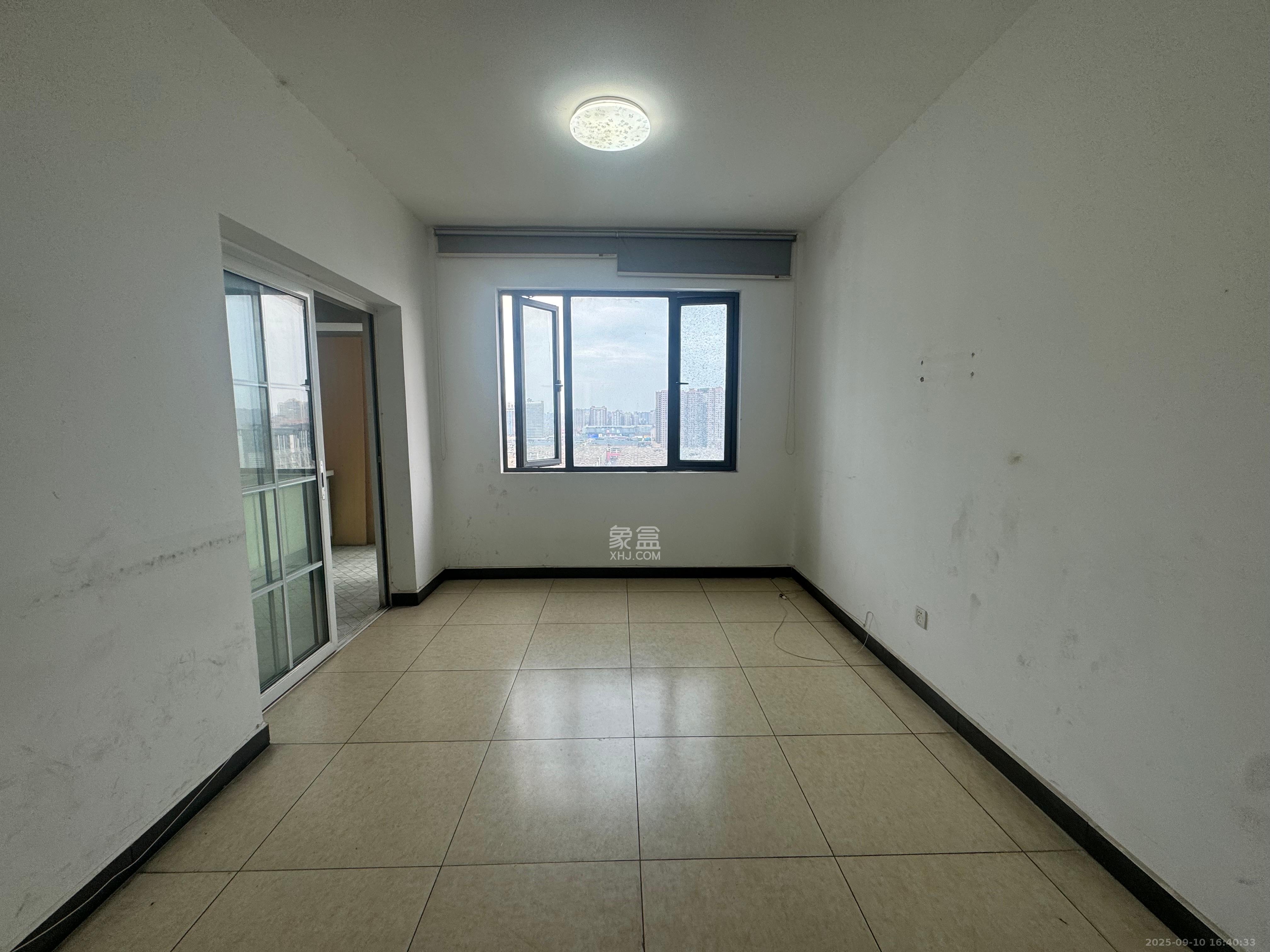 天翼花园(中国电信单位房) 5室2厅2卫 4600.0元/月 天翼花园(中国电信单位房) 5室2厅2卫 4600.0元/月室内图