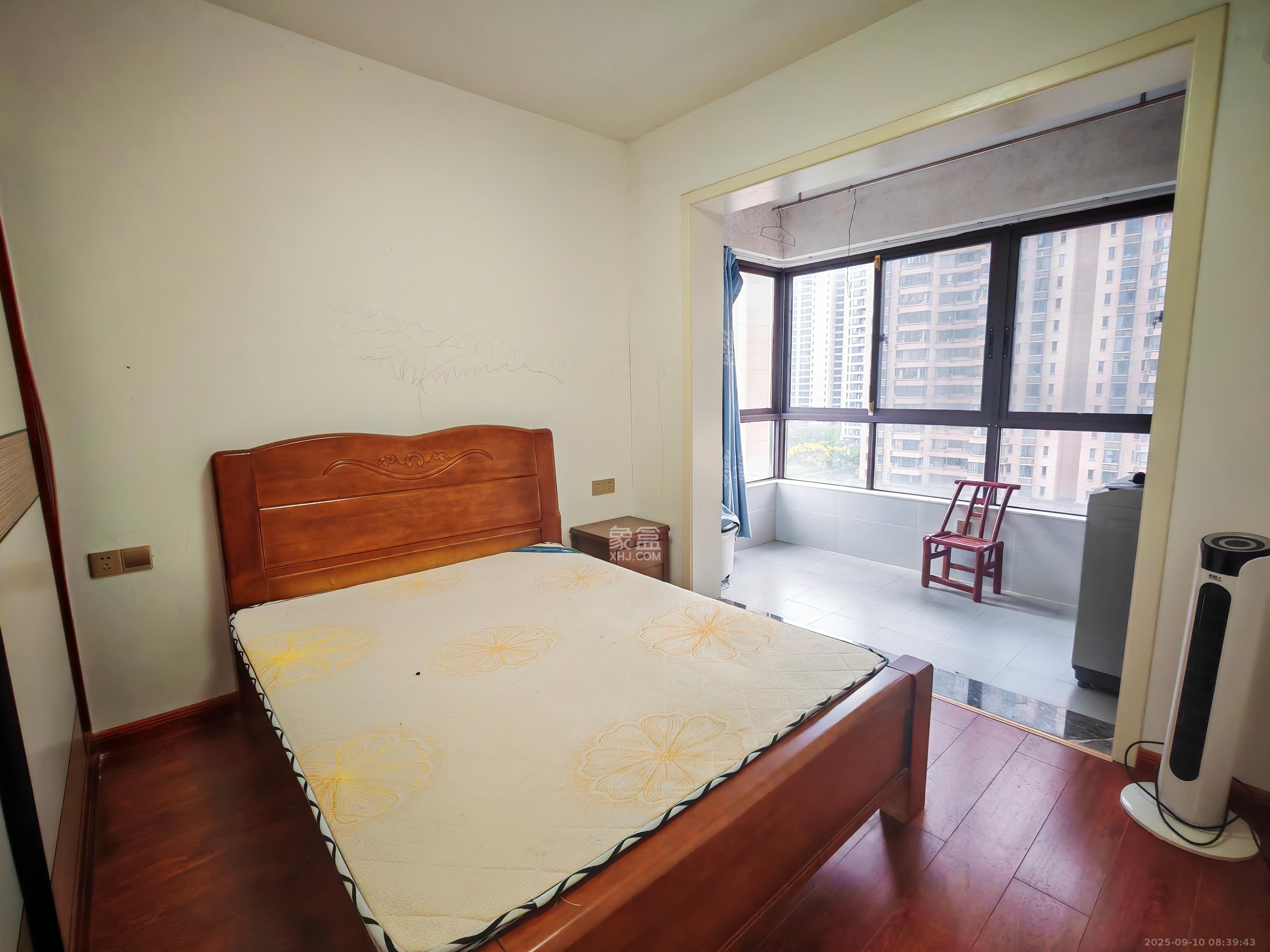 新新花园 2室2厅1卫 2200.0元/月 新新花园 2室2厅1卫 2200.0元/月室内图