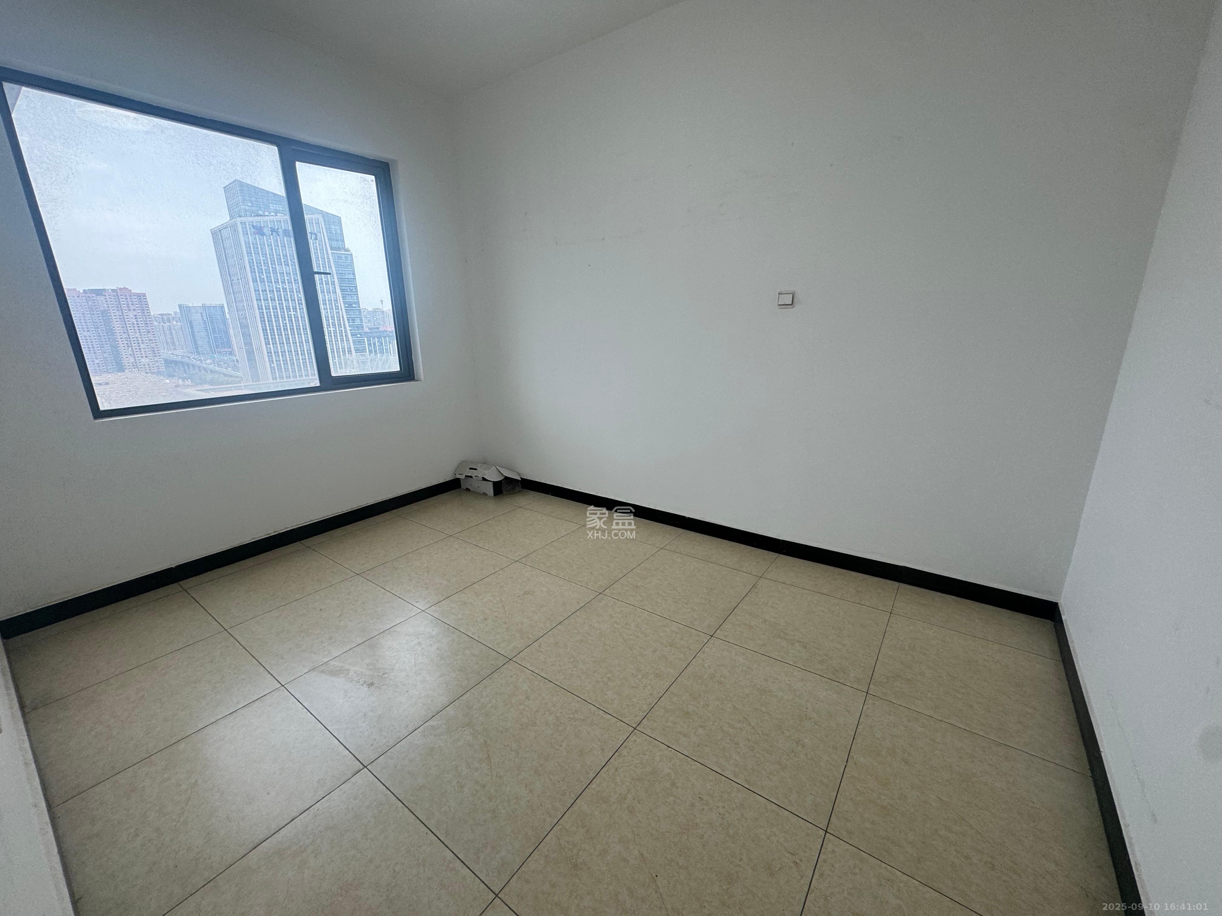 天翼花园(中国电信单位房) 5室2厅2卫 4600.0元/月 天翼花园(中国电信单位房) 5室2厅2卫 4600.0元/月室内图