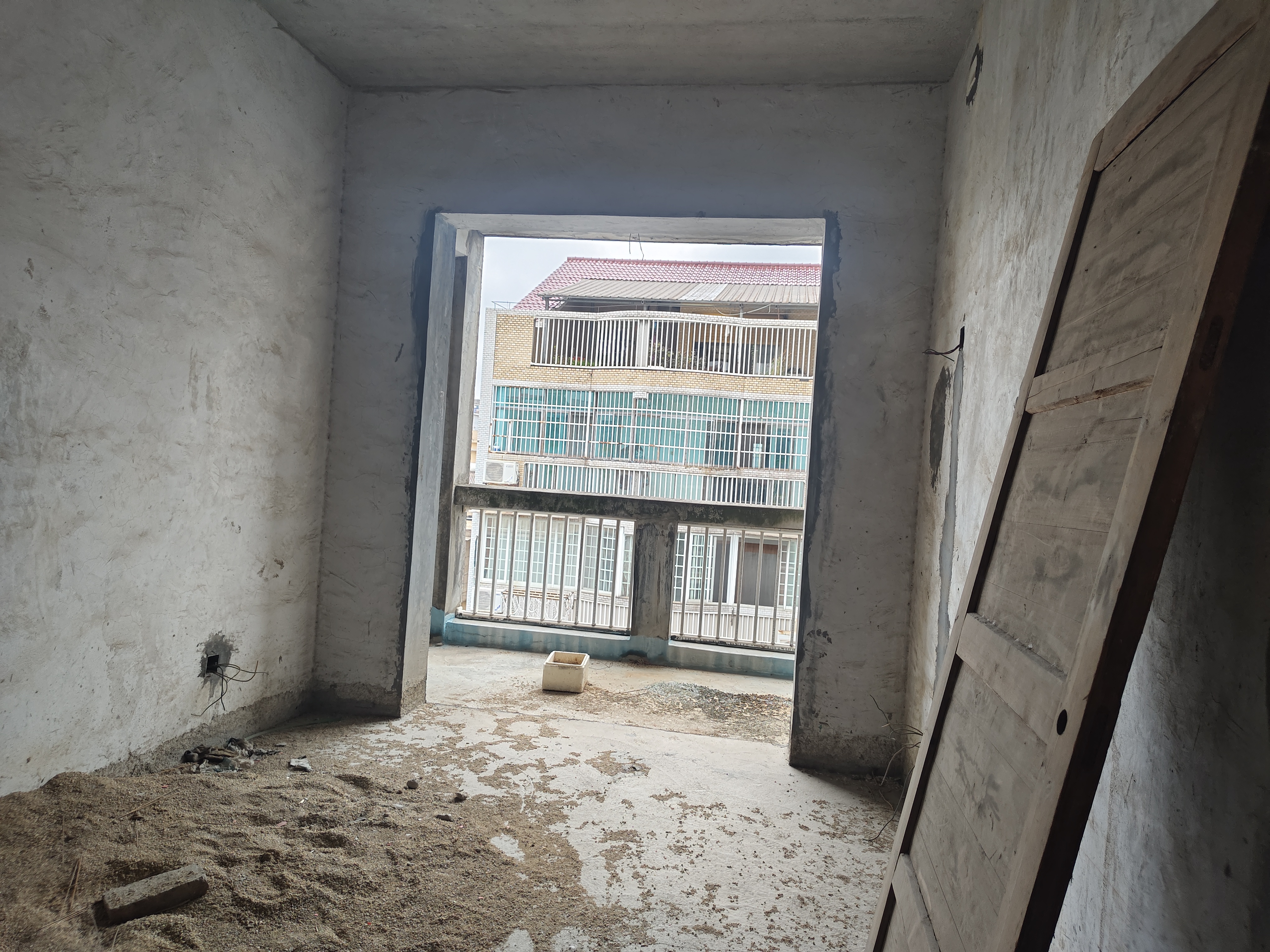 三中教师村 1室0厅0卫 39.8万 三中教师村 1室0厅0卫 39.8万客厅