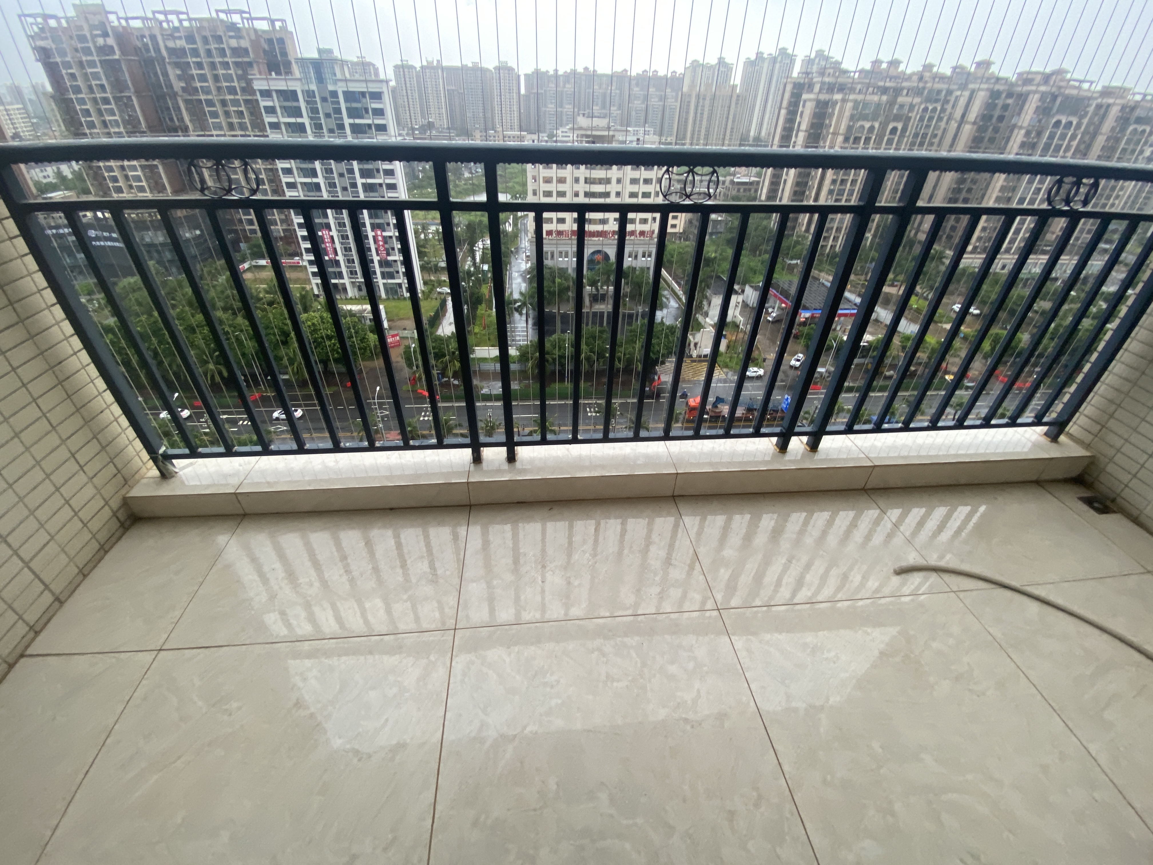 万景峰一期  3室2厅2卫    2500.0元/月室内图