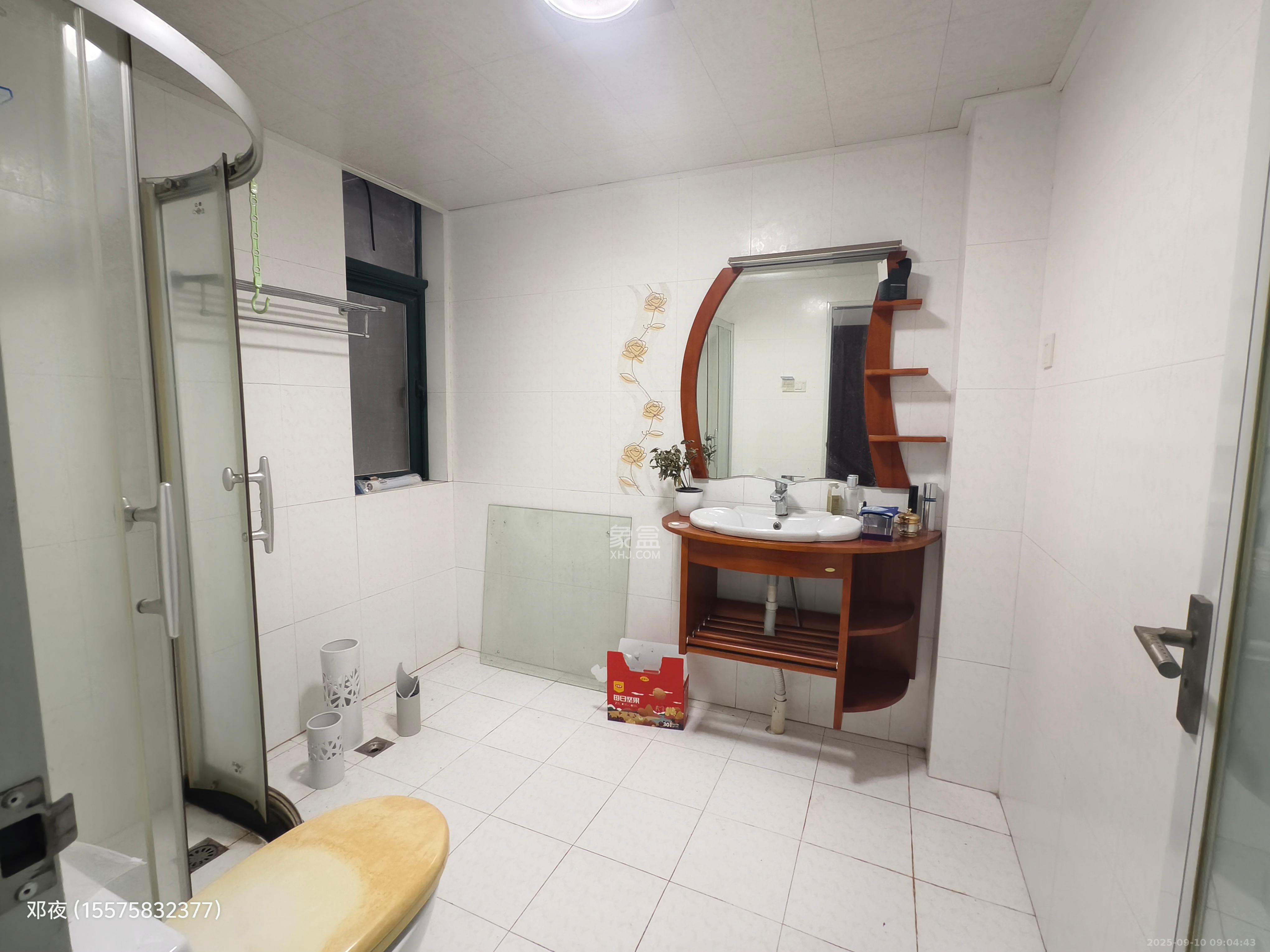 银桂苑 2室2厅1卫 2400.0元/月 银桂苑 2室2厅1卫 2400.0元/月室内图