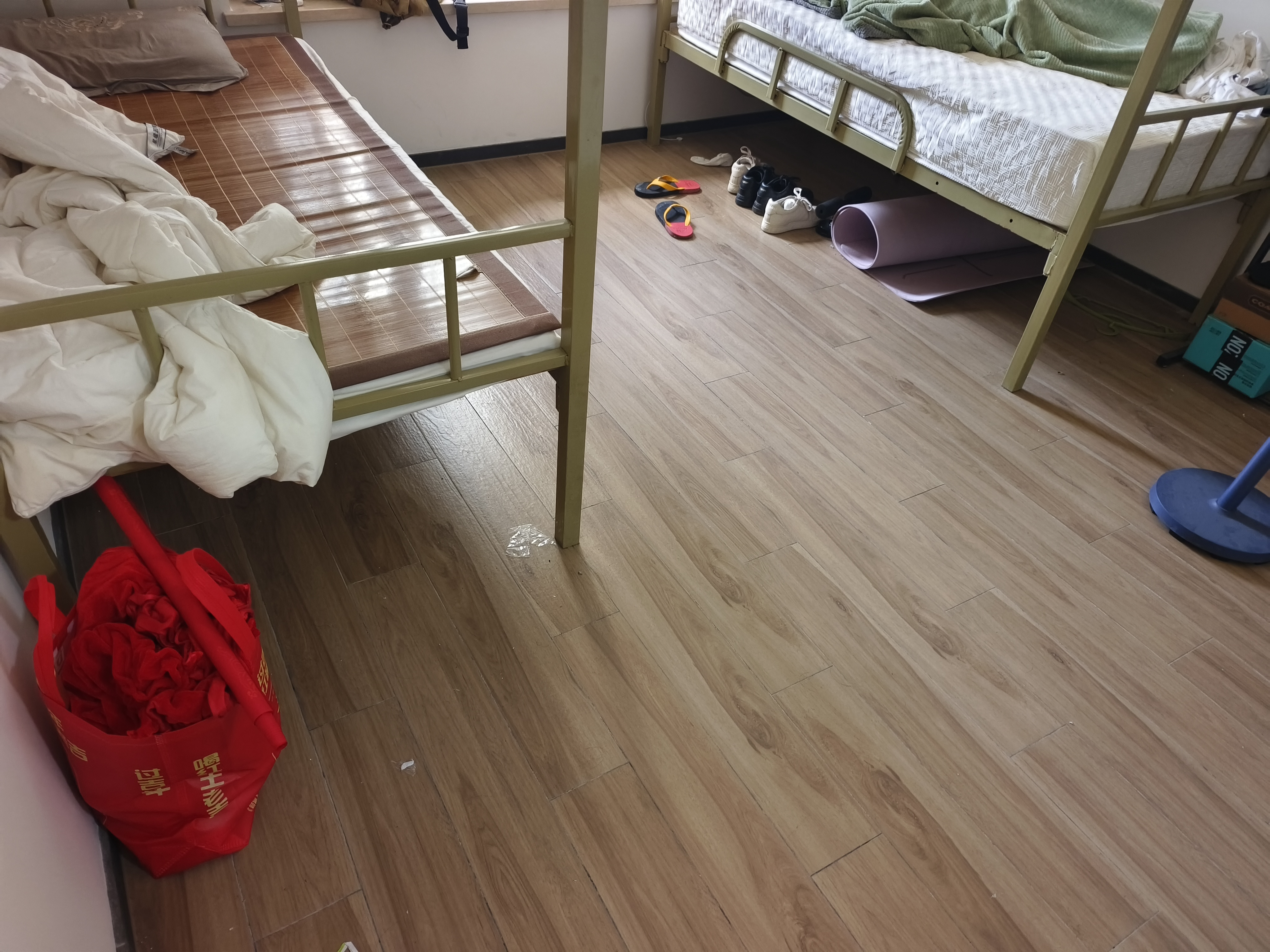 海府大院（海府路41号）  4室2厅2卫    4000.0元/月室内图