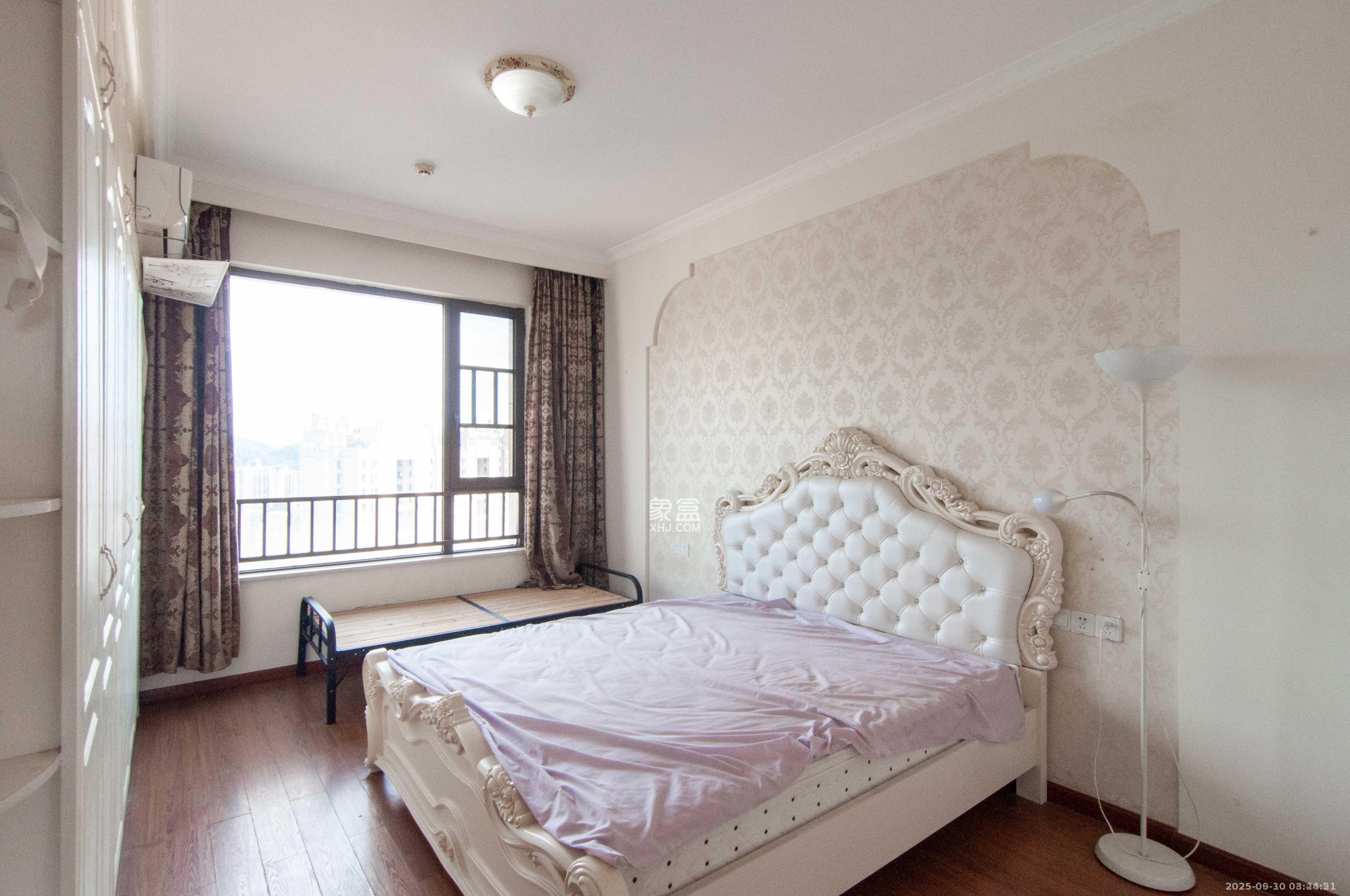 金茂梅溪湖 4室2厅2卫 3500.0元/月 金茂梅溪湖 4室2厅2卫 3500.0元/月室内图