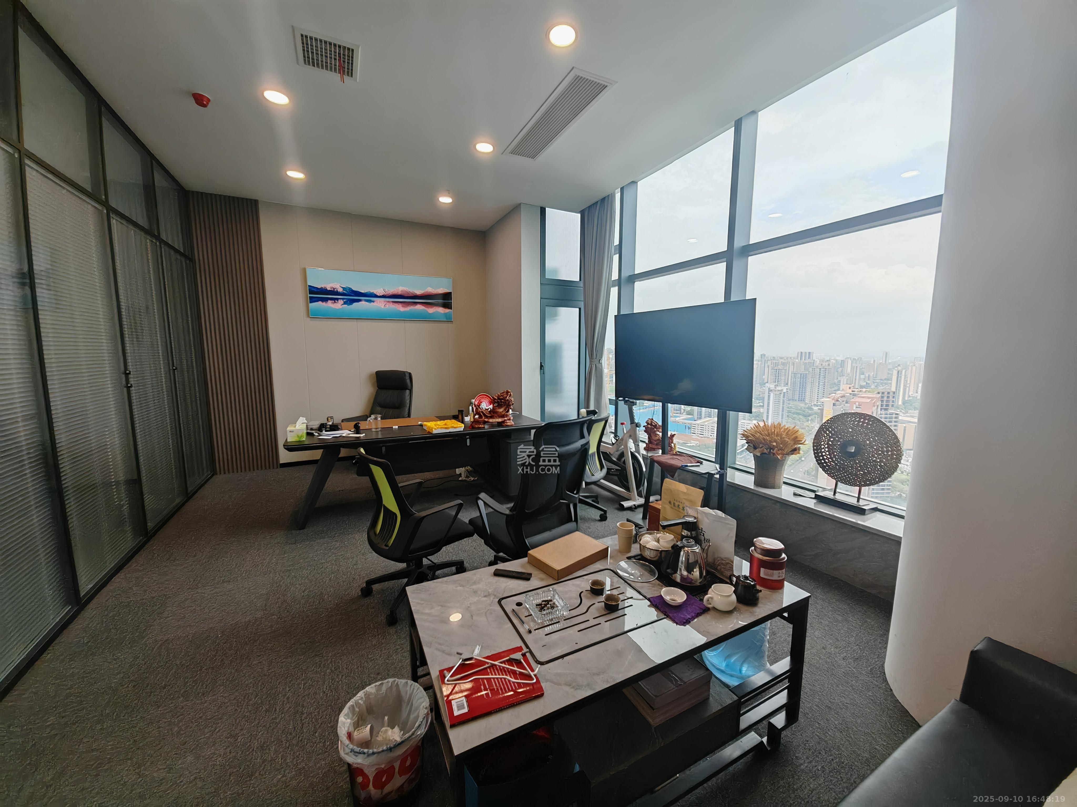 京武浪琴山三期（京武中心）  4室1厅1卫    20000.0元/月室内图