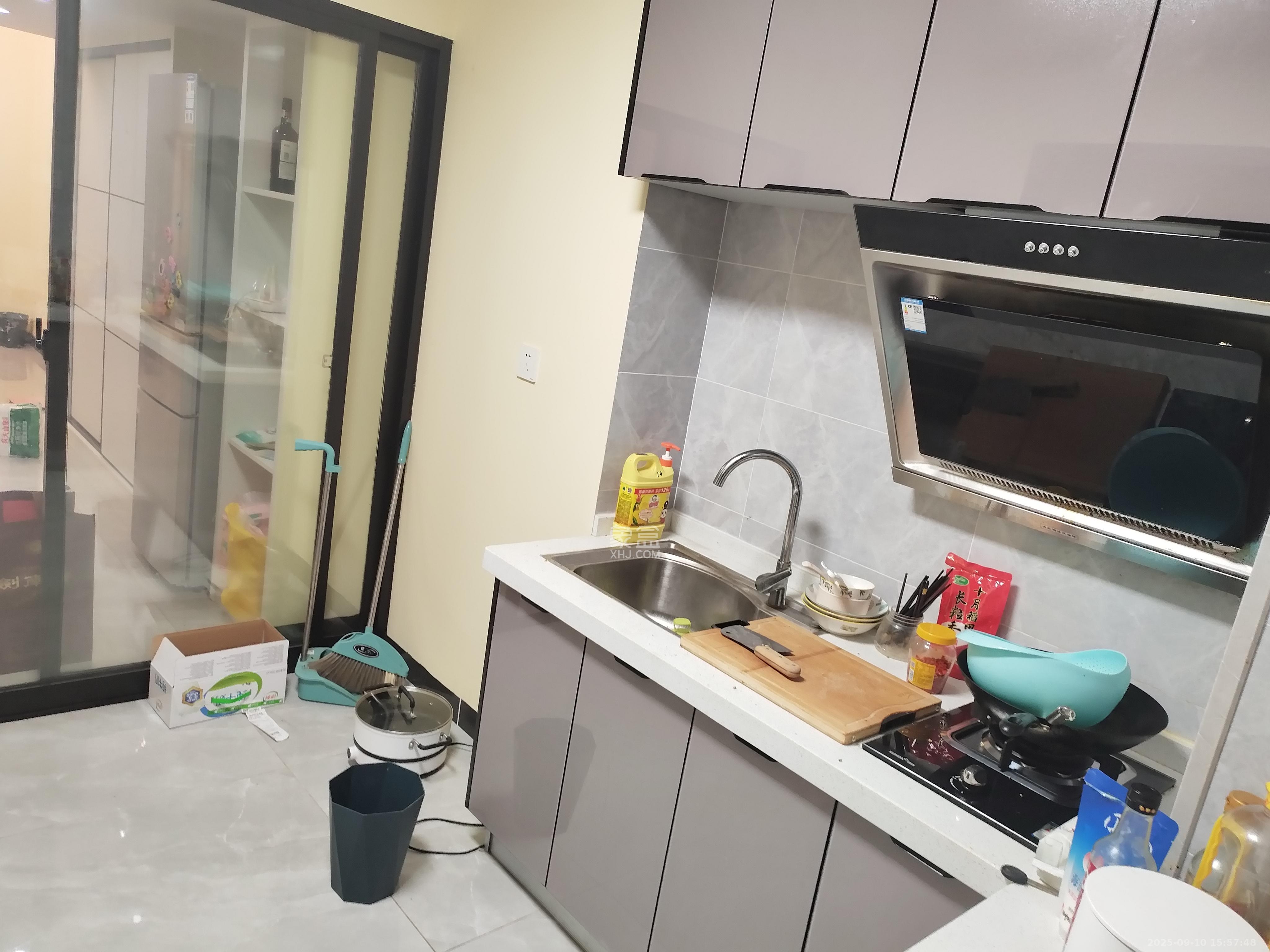 环亚高铁芯城 1室1厅1卫 1900.0元/月 环亚高铁芯城 1室1厅1卫 1900.0元/月室内图