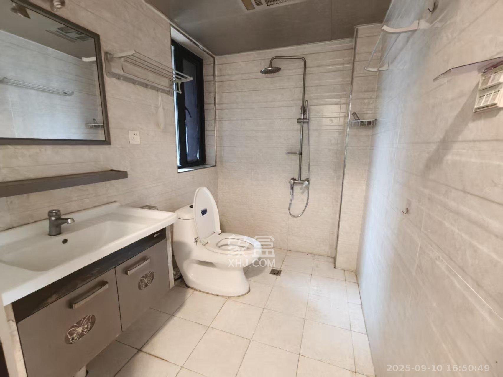 东岸锦城(东方人家)  3室2厅1卫    2200.0元/月室内图