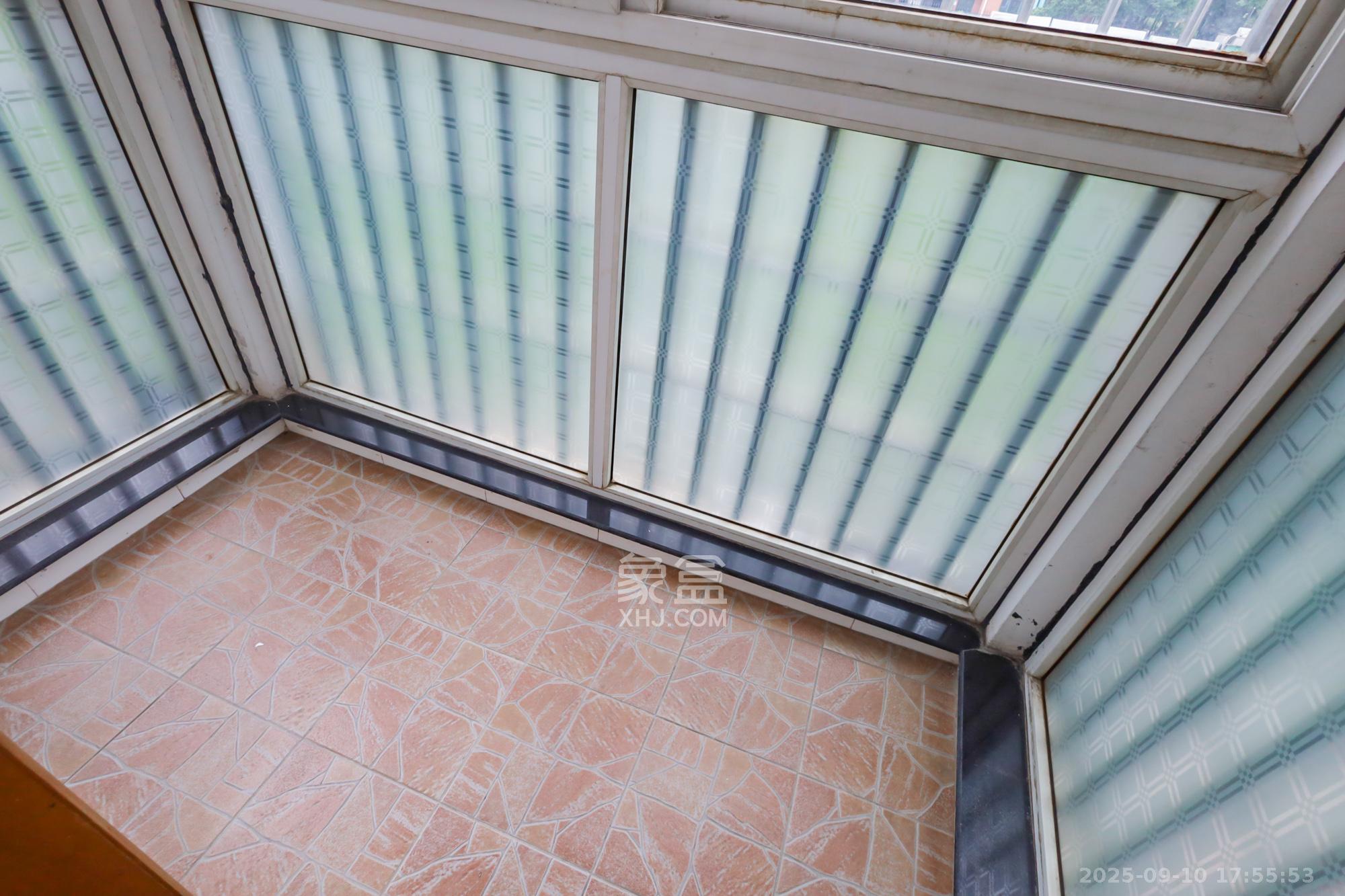 香海西岸  2室2厅1卫    66.0万 香海西岸  2室2厅1卫    66.0万阳台