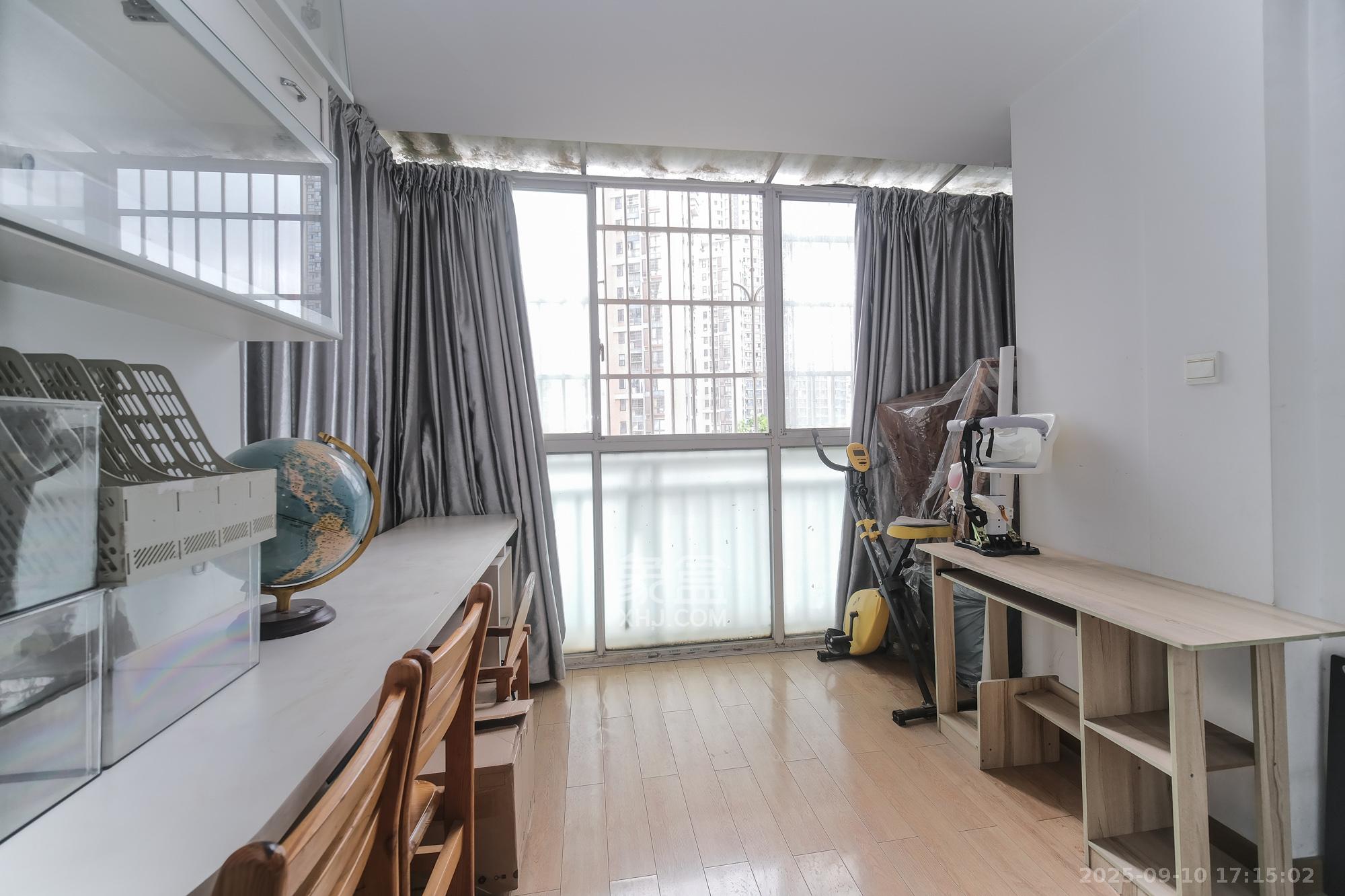 山水湾  3室2厅1卫    89.8万 山水湾  3室2厅1卫    89.8万阳台