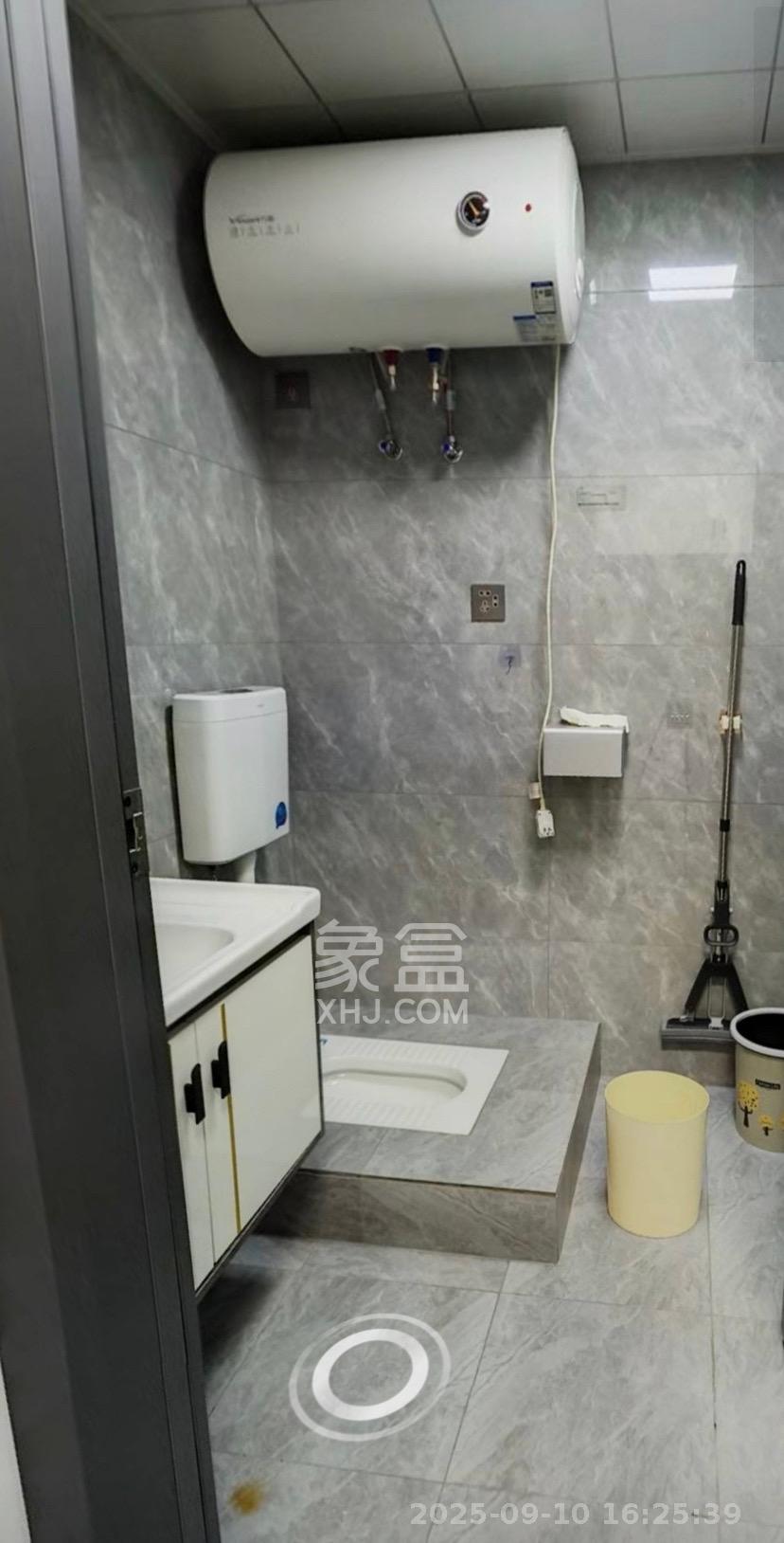 梅溪湖家居建材城 1室1厅1卫 1500.0元/月 梅溪湖家居建材城 1室1厅1卫 1500.0元/月室内图