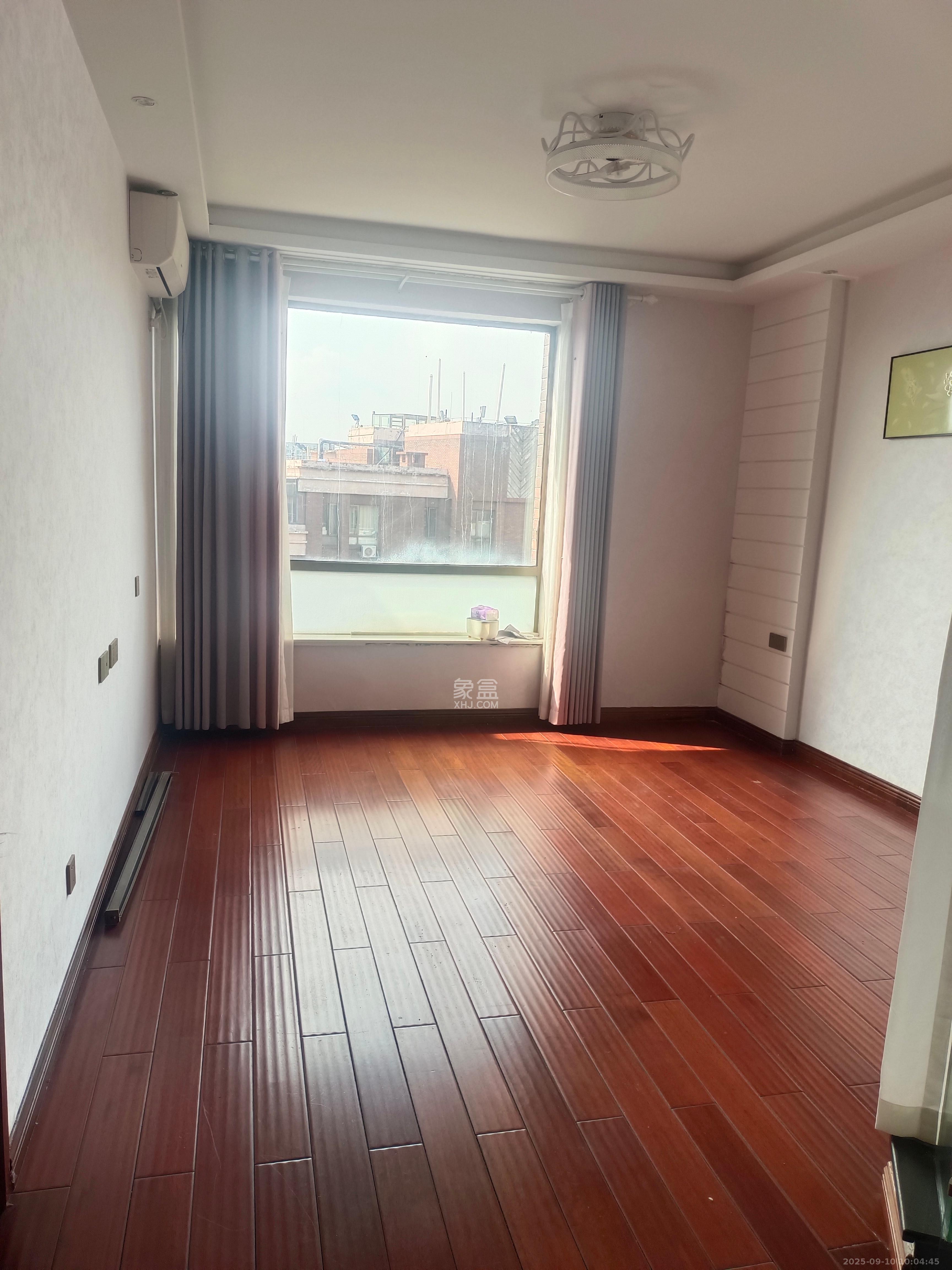 奥林匹克花园  3室2厅2卫    3200.0元/月室内图