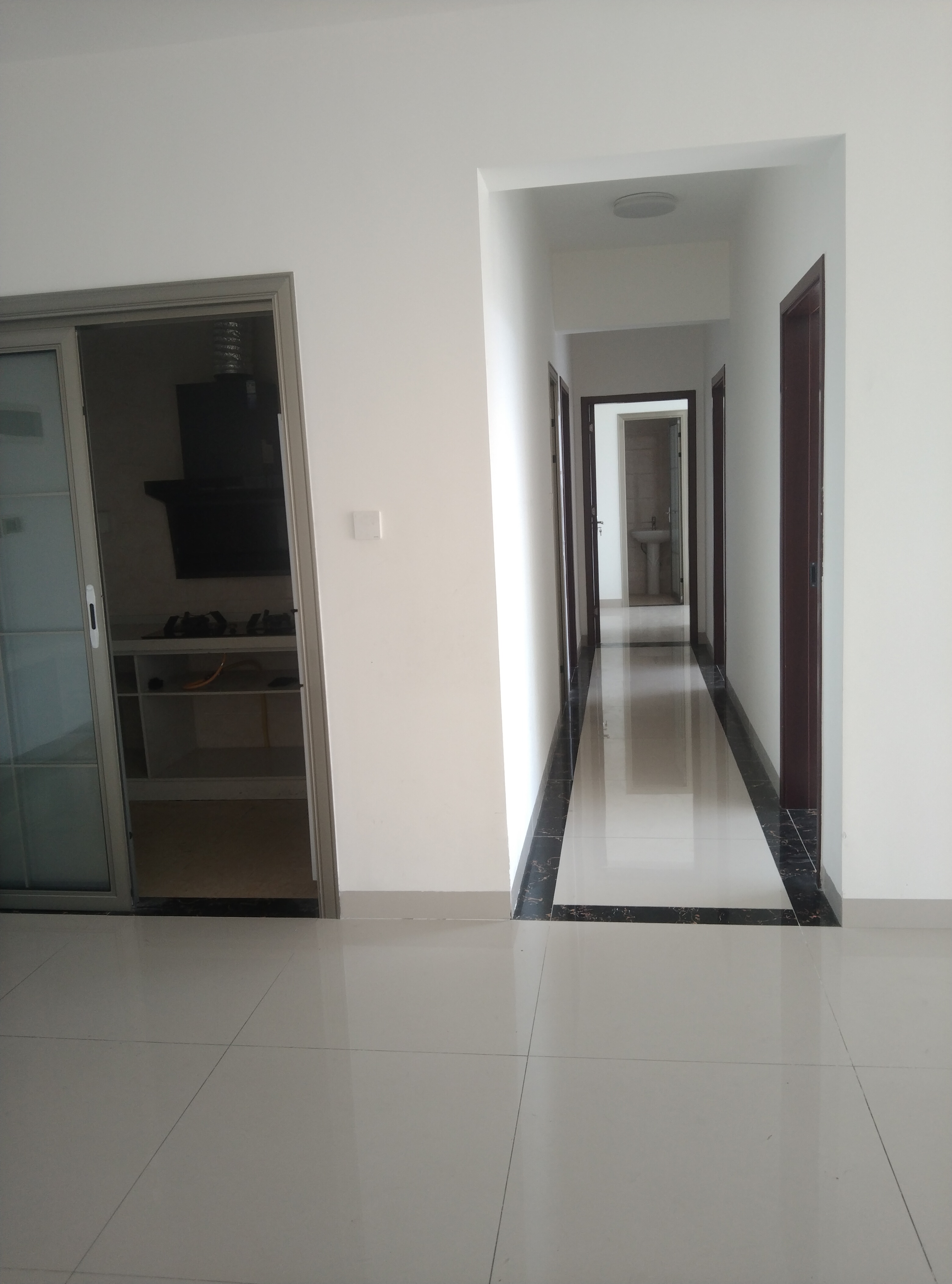 龙岐雅苑  4室2厅2卫    3200.0元/月 龙岐雅苑  4室2厅2卫    3200.0元/月室内图