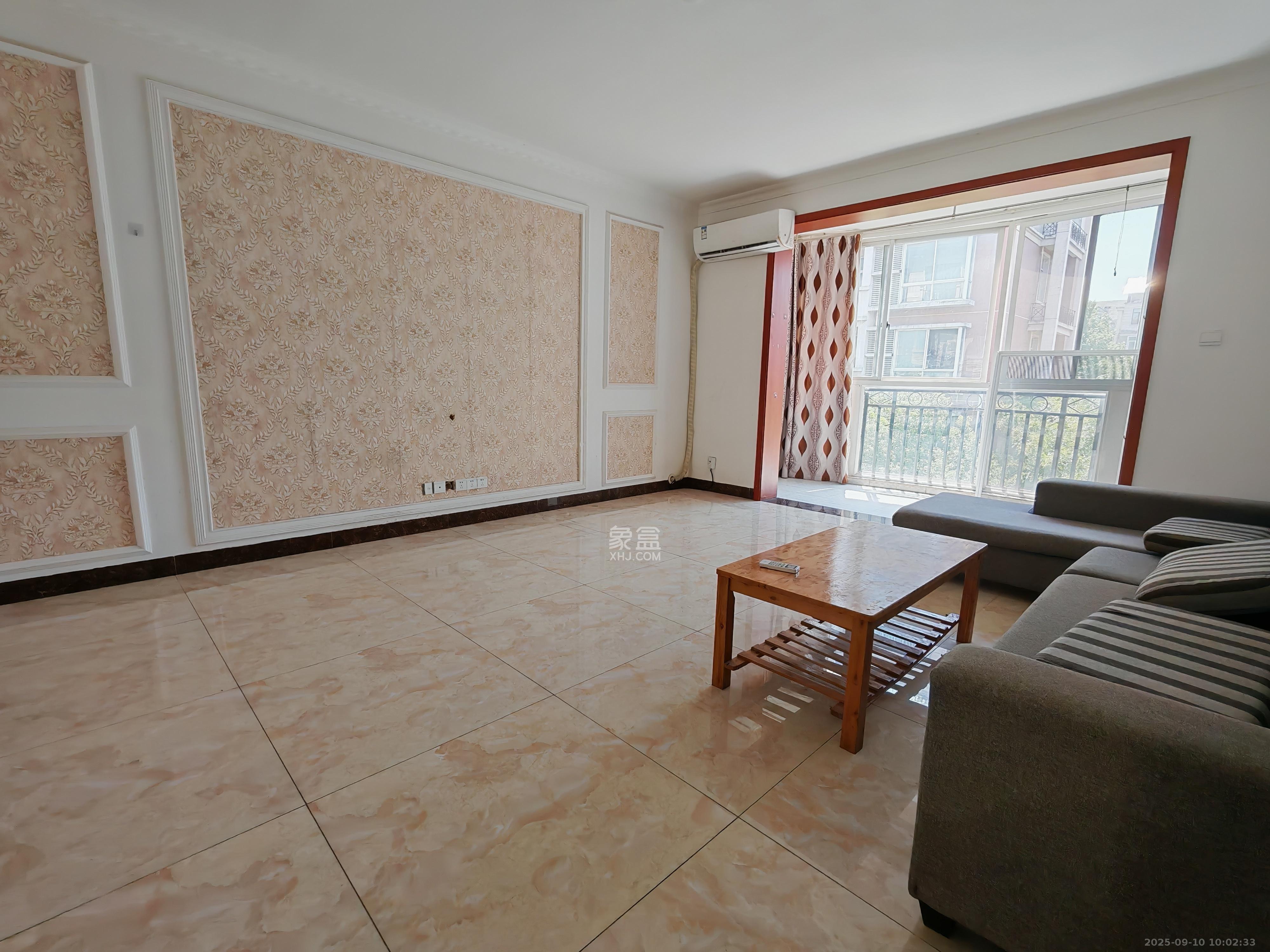 枫华府第  3室2厅2卫    2200.0元/月 枫华府第  3室2厅2卫    2200.0元/月