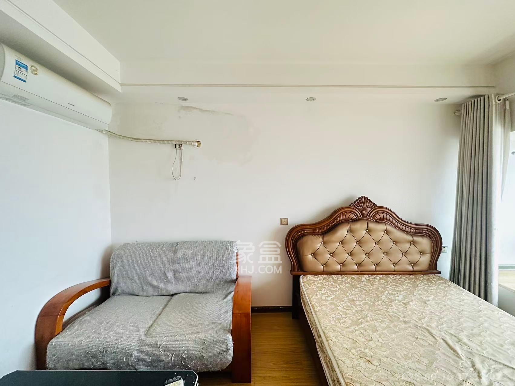 雅阁国际  1室1厅1卫    1400.0元/月户型图