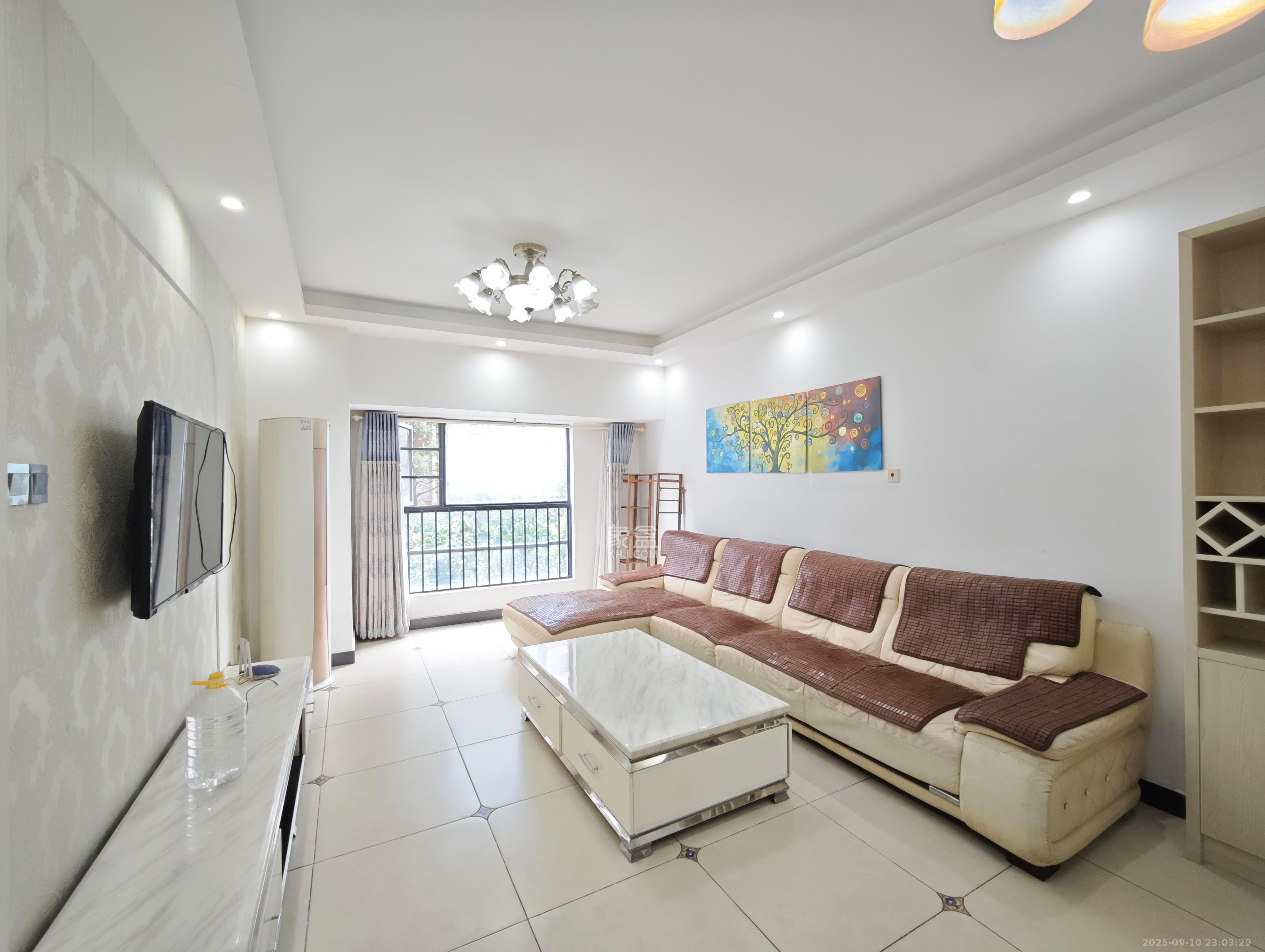 万科魅力之城 3室2厅1卫 88.8万 万科魅力之城 3室2厅1卫 88.8万客厅