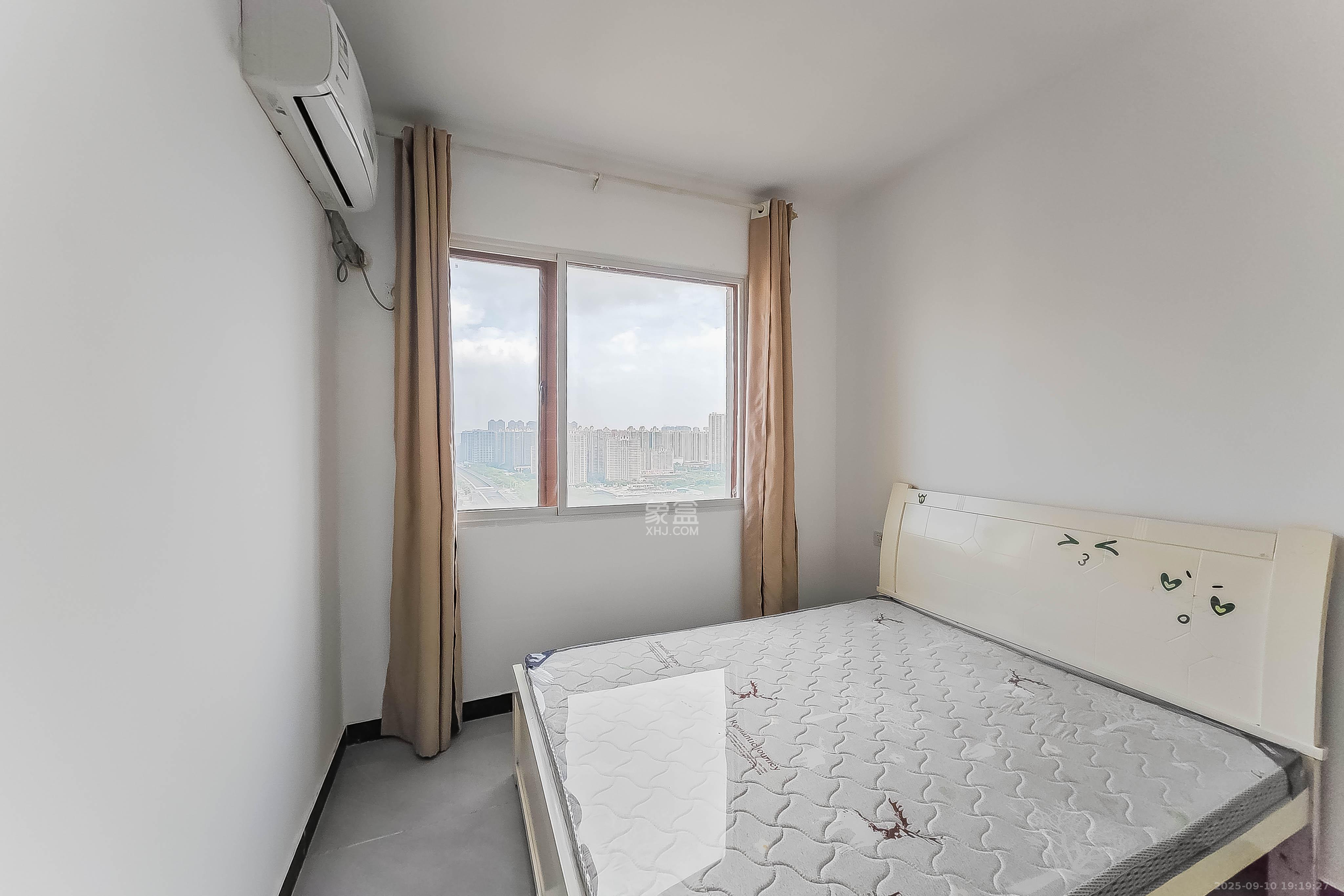 万里时代  3室2厅2卫    95.0万卧室