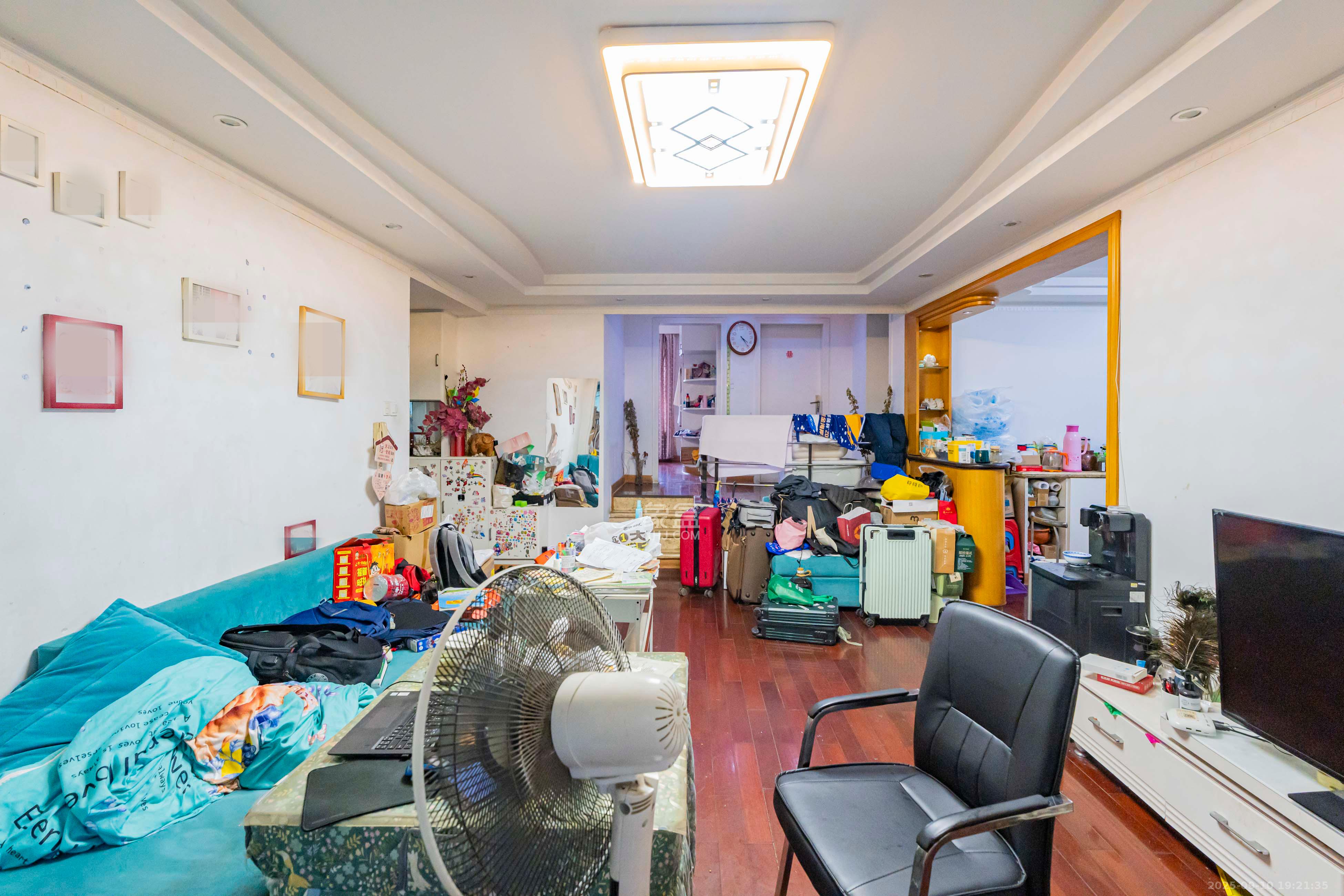 金帆小区 3室2厅2卫 78.0万 金帆小区 3室2厅2卫 78.0万客厅