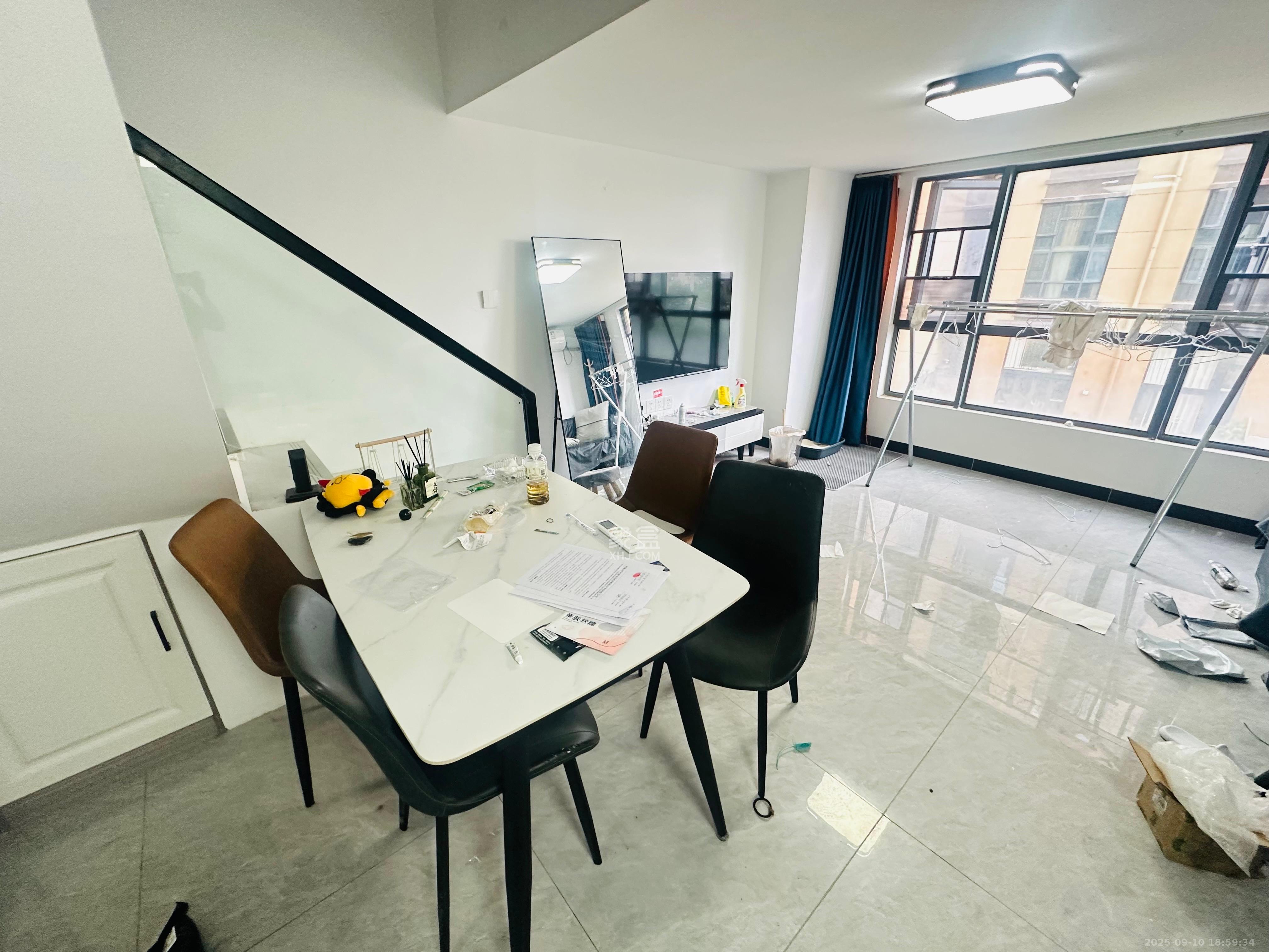 荣盛花语书苑 1室0厅0卫 2100.0元/月 荣盛花语书苑 1室0厅0卫 2100.0元/月室内图