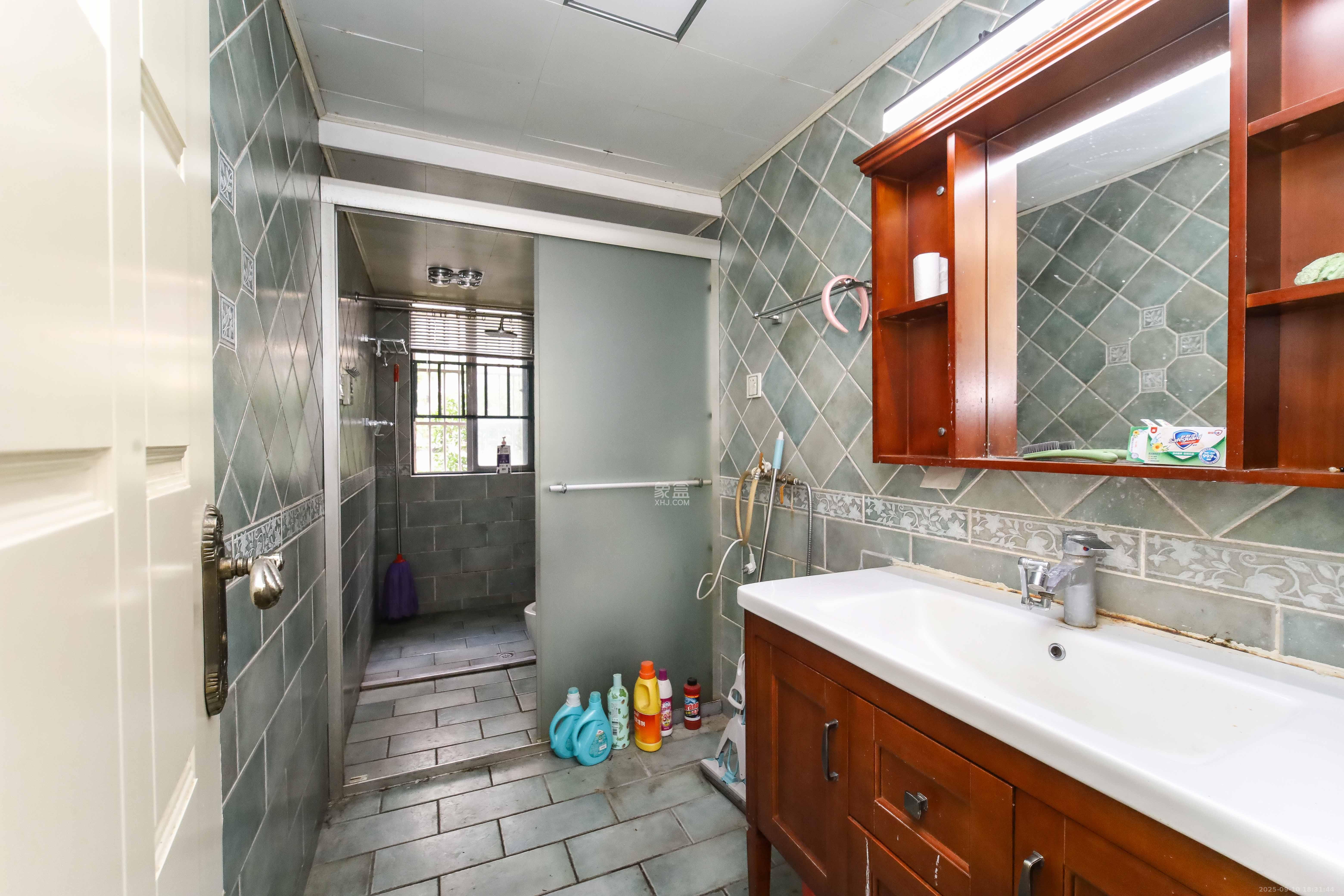 世嘉国际华城 3室2厅2卫 111.0万 世嘉国际华城 3室2厅2卫 111.0万卫生间