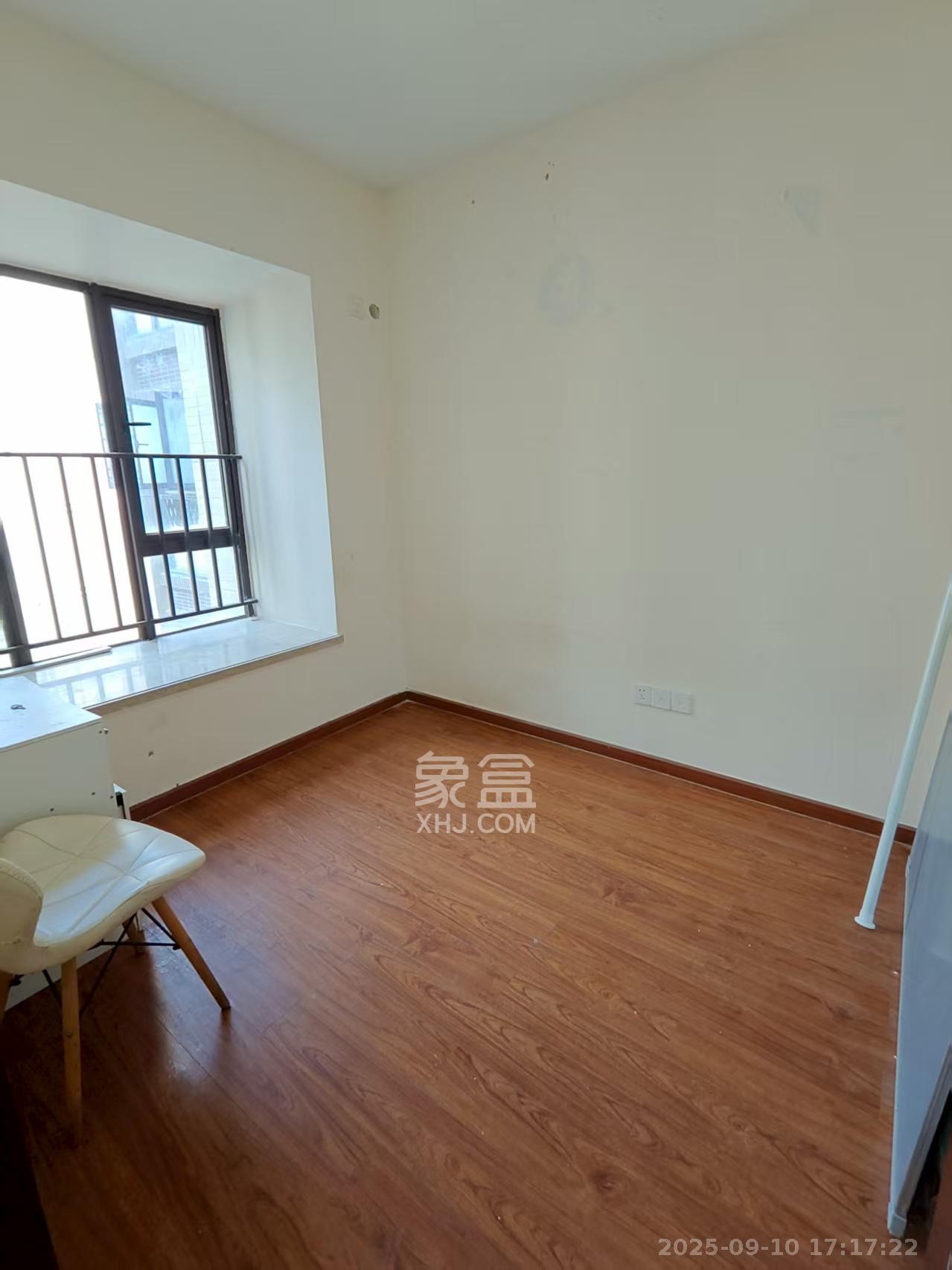 时代倾城二期 2室2厅1卫 1700.0元/月 时代倾城二期 2室2厅1卫 1700.0元/月室内图