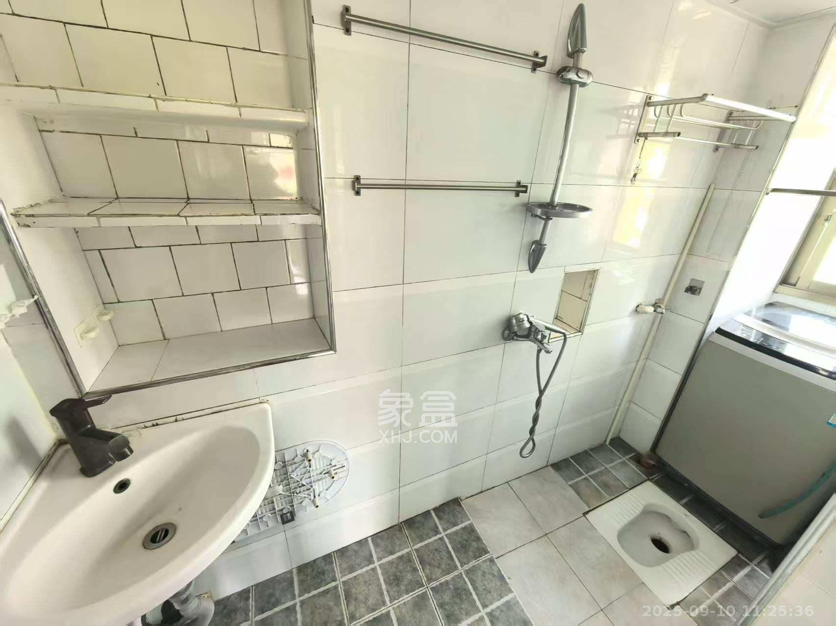 望月湖小区三片  3室2厅1卫    3100.0元/月室内图