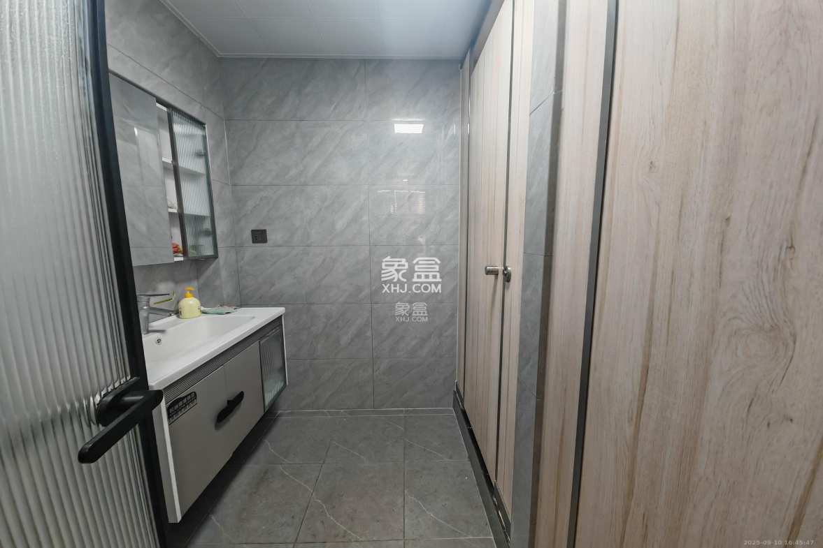 京武浪琴山三期(京武中心) 4室1厅1卫 20000.0元/月 京武浪琴山三期(京武中心) 4室1厅1卫 20000.0元/月室内图