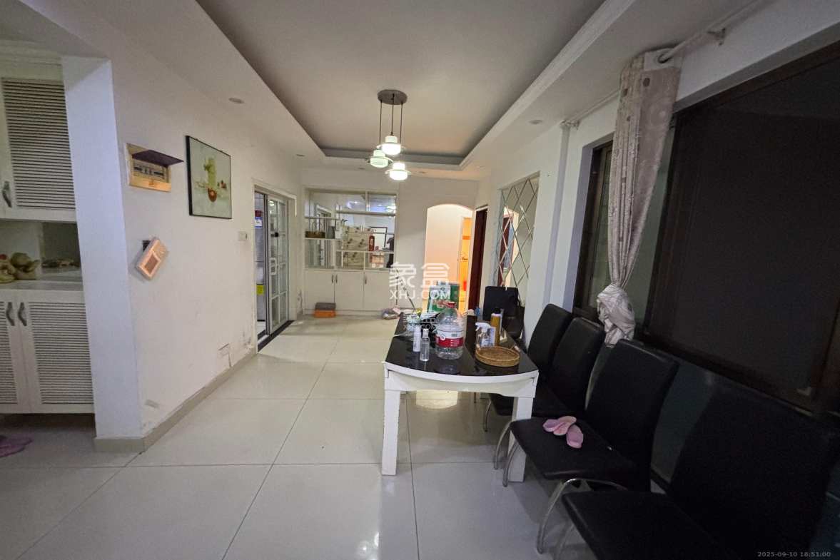 岳泰理想城  4室0厅0卫    3800.0元/月 岳泰理想城  4室0厅0卫    3800.0元/月室内图