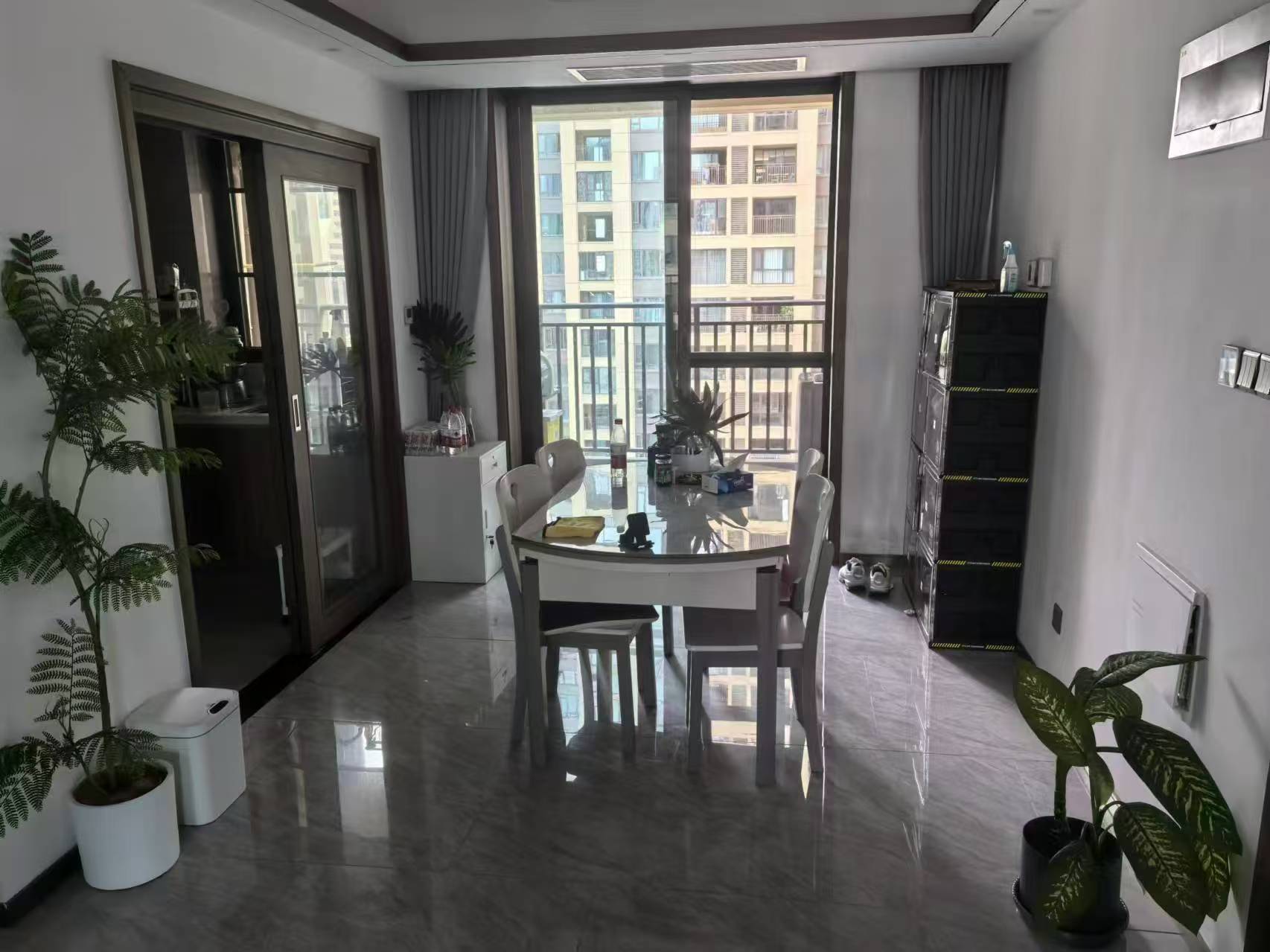 海航豪庭南苑  3室2厅2卫    5800.0元/月 海航豪庭南苑  3室2厅2卫    5800.0元/月室内图