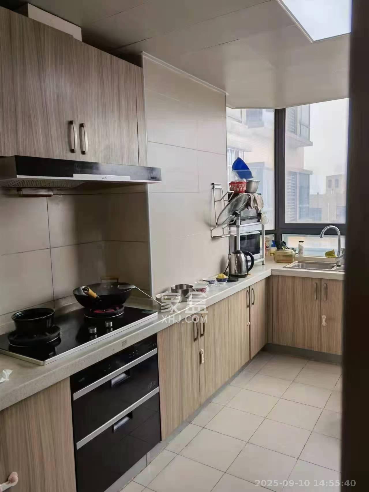 兴威帕克水岸  3室2厅2卫   2600.00元/月室内图