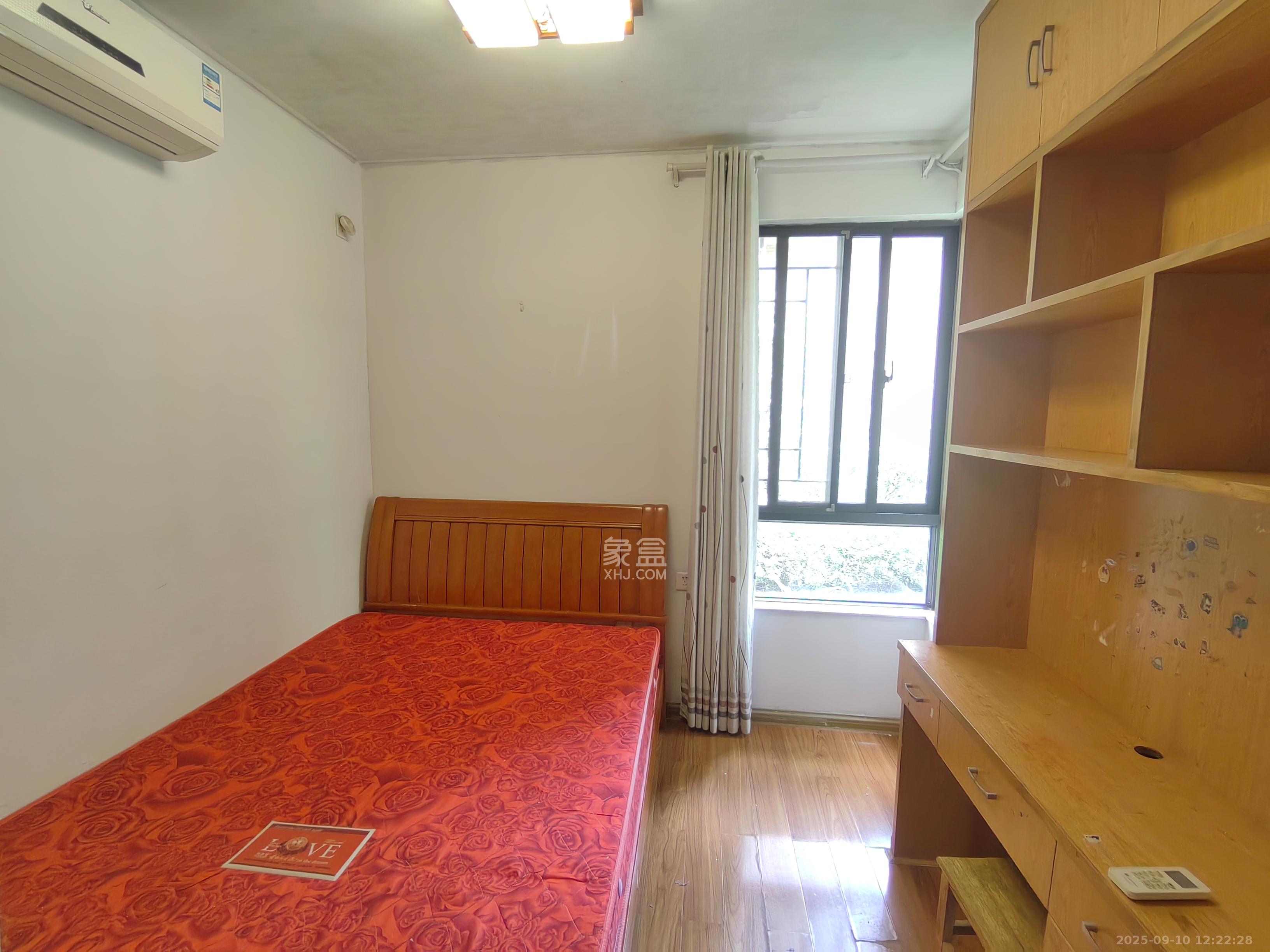 华润凤凰城一期 2室2厅1卫 1500.0元/月 华润凤凰城一期 2室2厅1卫 1500.0元/月室内图