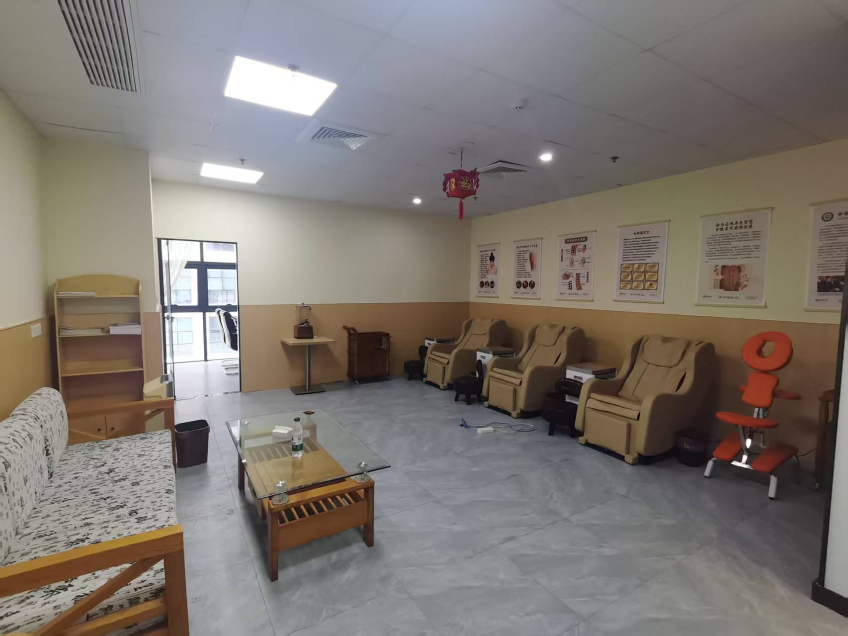 神农文化休闲街(华人街)  1室1厅1卫    55.0万 神农文化休闲街(华人街)  1室1厅1卫    55.0万室内图