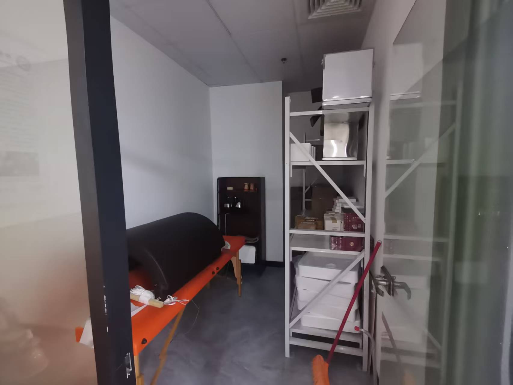 神农文化休闲街(华人街)  1室1厅1卫    55.0万 神农文化休闲街(华人街)  1室1厅1卫    55.0万室内图