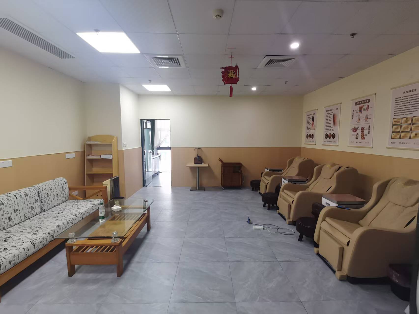 神农文化休闲街(华人街)  1室1厅1卫    55.0万 神农文化休闲街(华人街)  1室1厅1卫    55.0万室内图