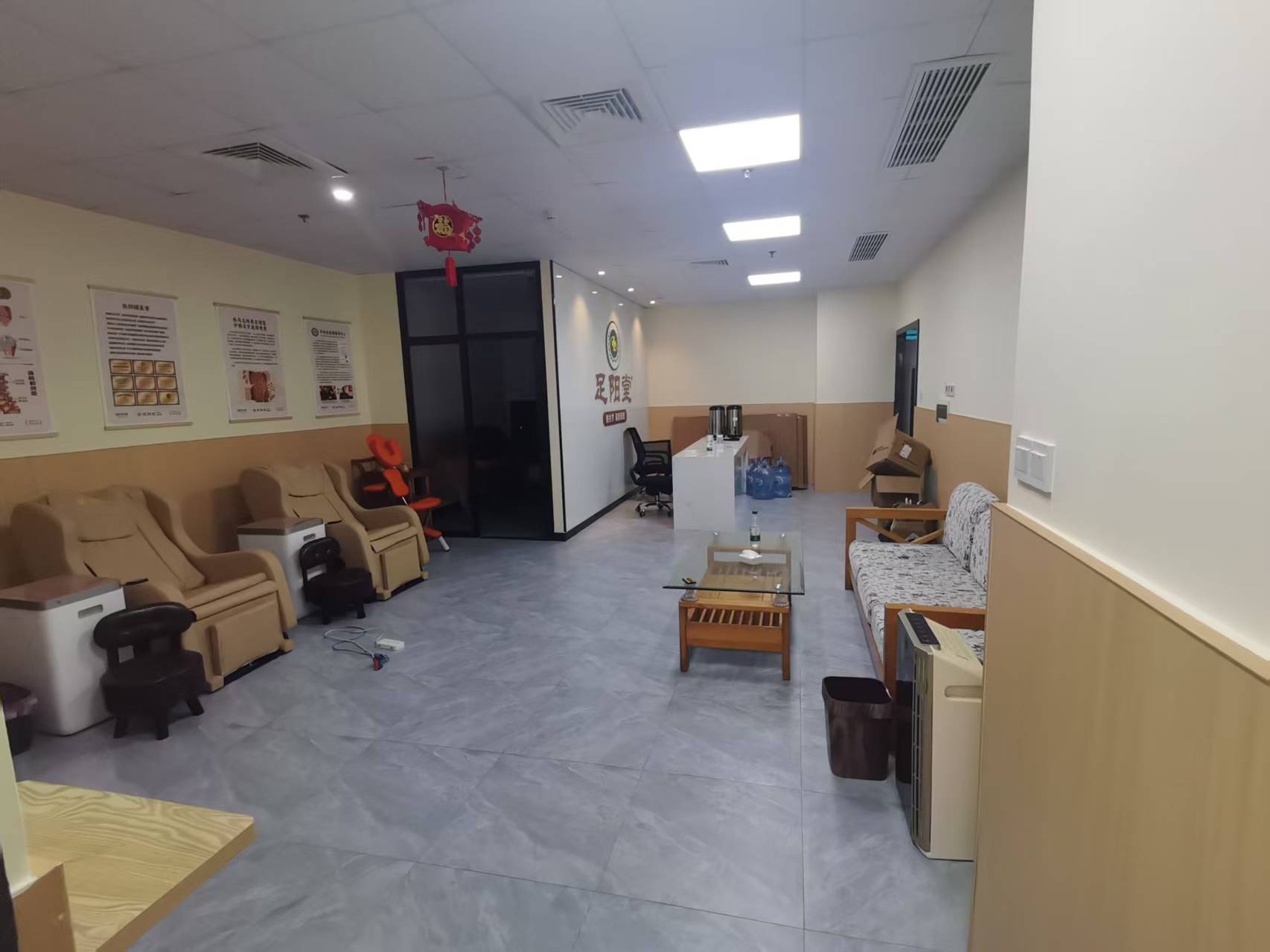 神农文化休闲街(华人街)  1室1厅1卫    55.0万 神农文化休闲街(华人街)  1室1厅1卫    55.0万室内图