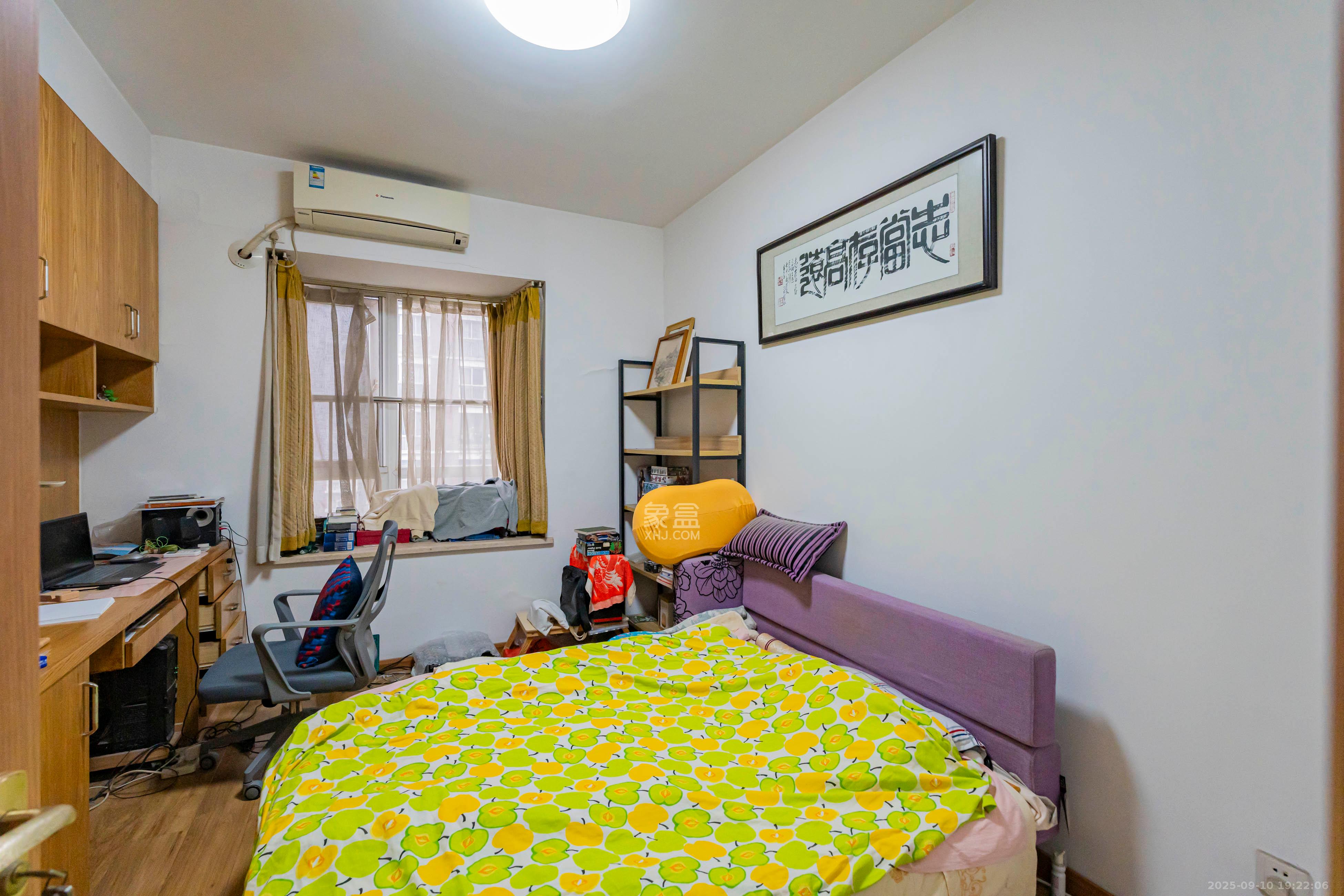 学府华庭 3室2厅2卫 93.0万 学府华庭 3室2厅2卫 93.0万卧室