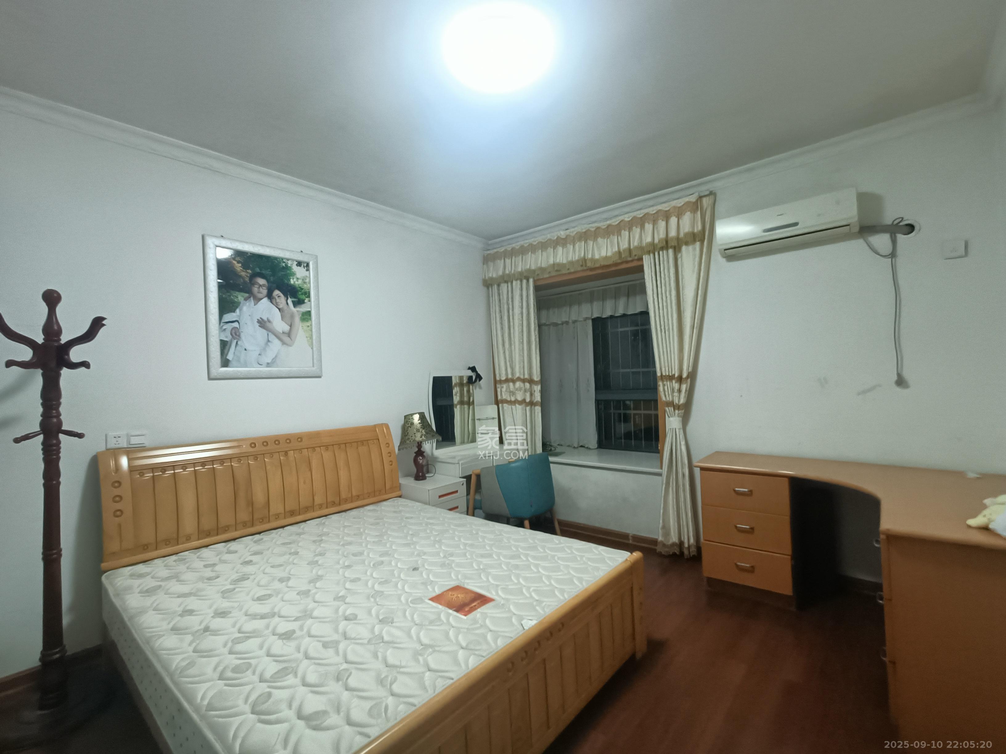天赐良园  3室2厅1卫   2400.00元/月室内图