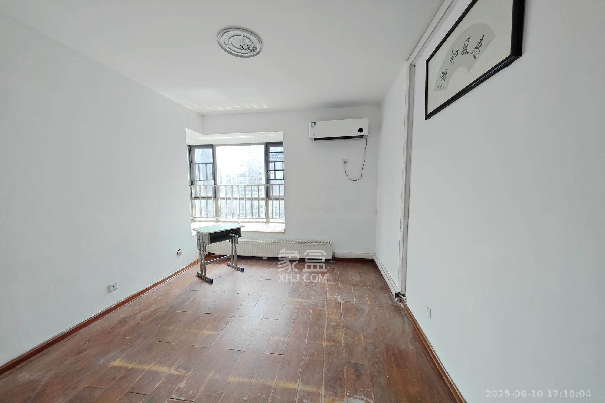 新城新世界一二三期  2室2厅1卫    78.0万卧室