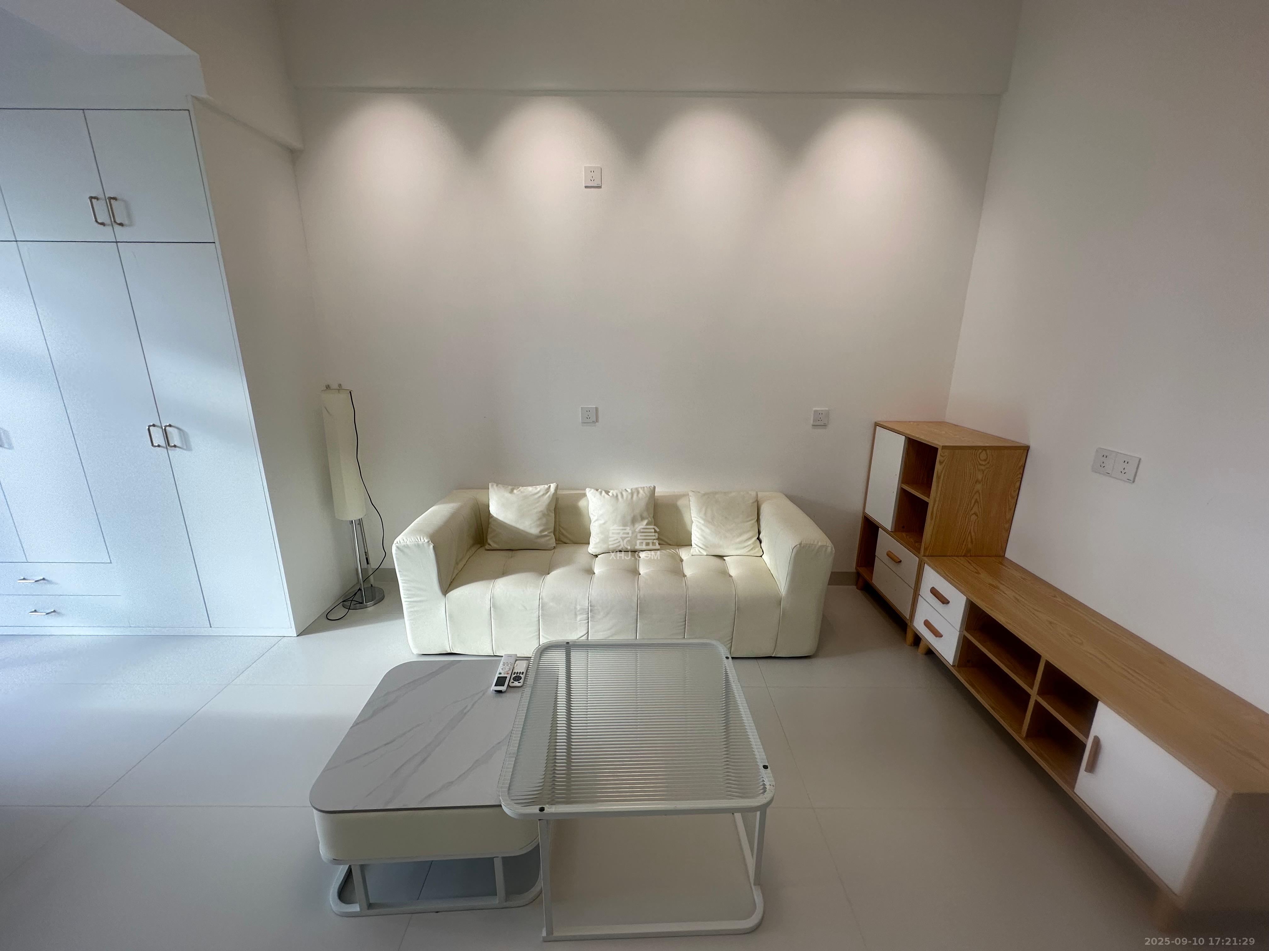 奥克斯缔壹城 1室1厅1卫 1700.0元/月 奥克斯缔壹城 1室1厅1卫 1700.0元/月室内图