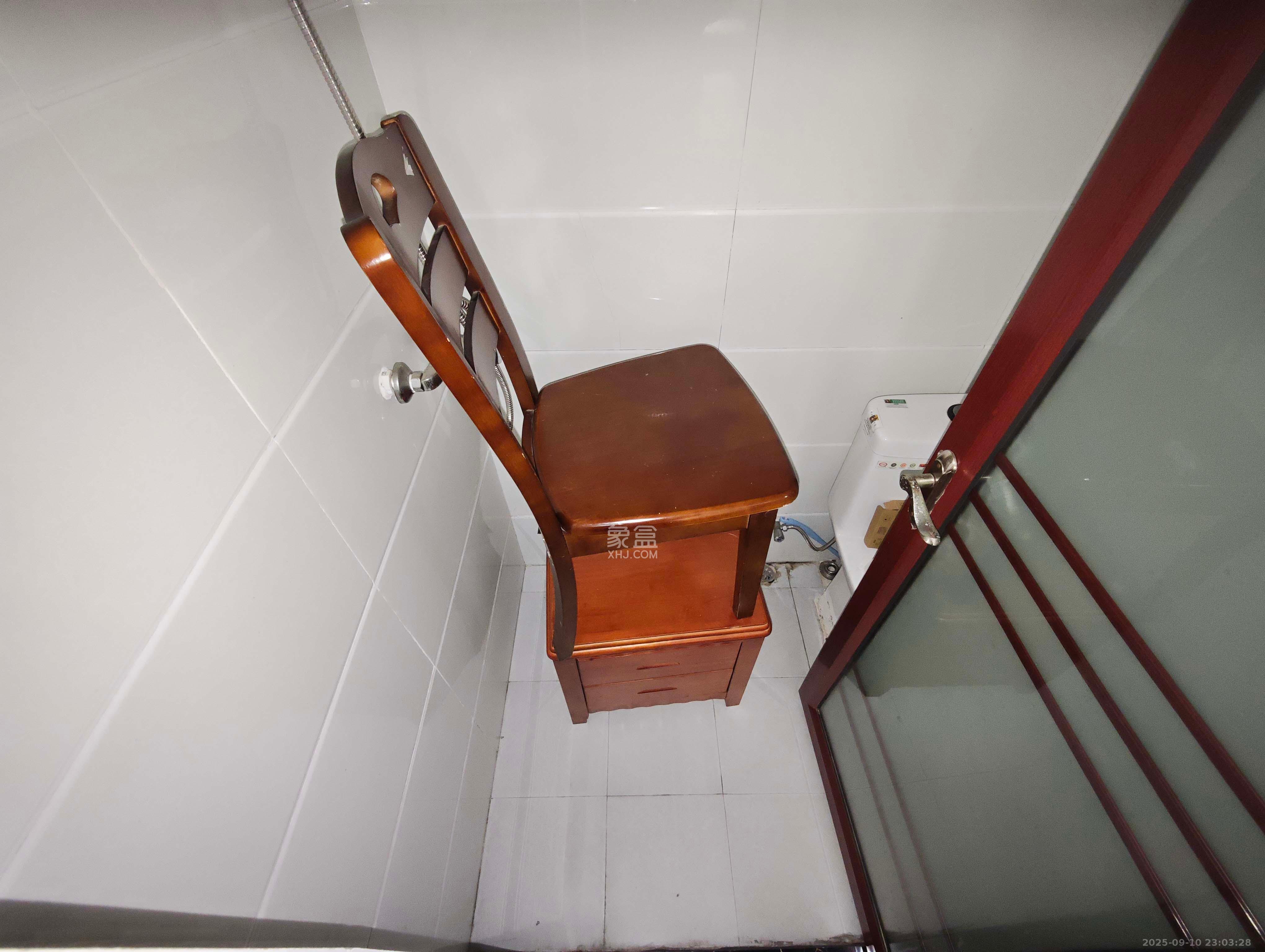 万科魅力之城  3室2厅1卫    88.8万卫生间