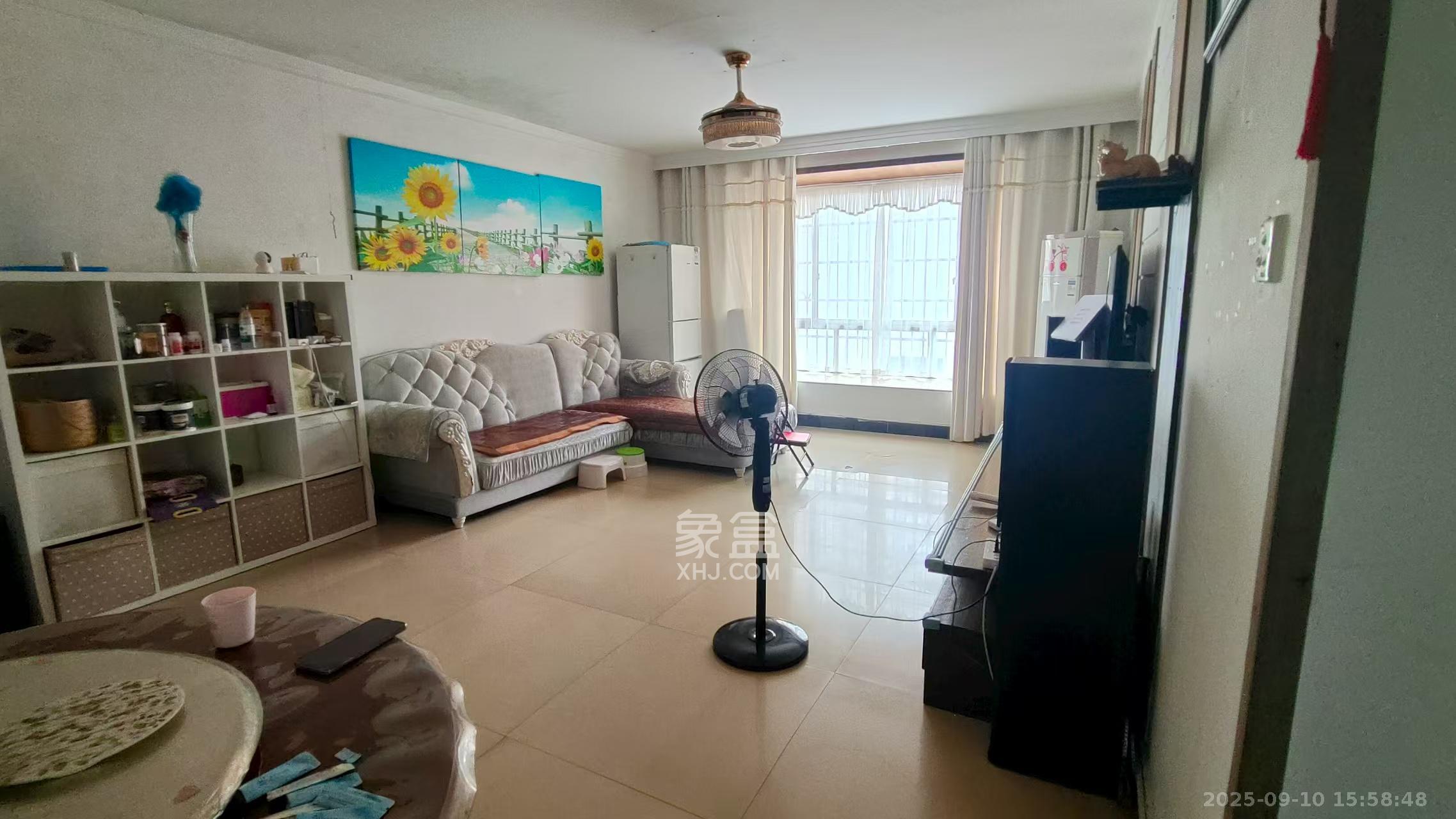 阳光丽景  3室2厅1卫    2000.0元/月室内图