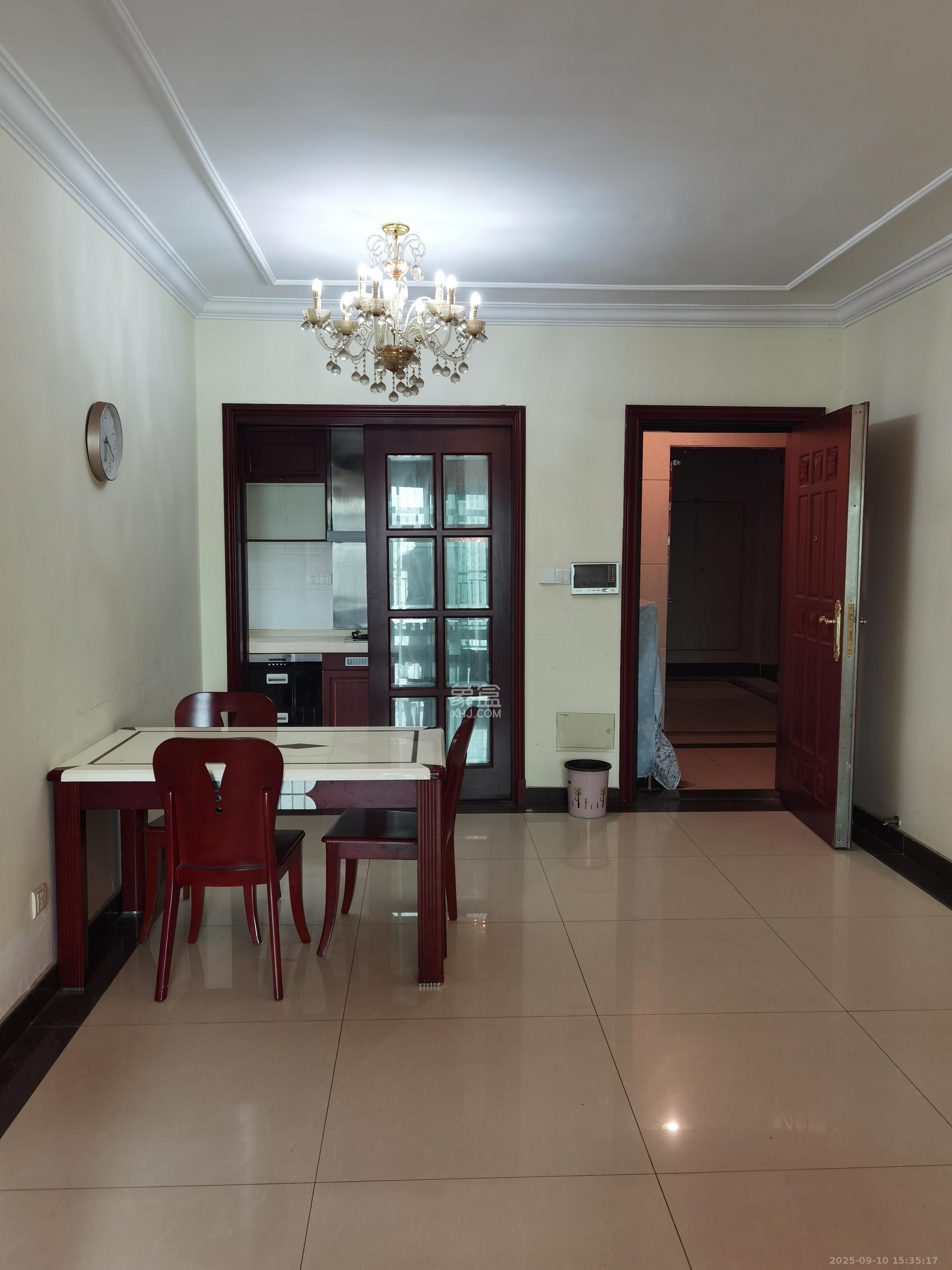 恒大华府  3室2厅1卫    2300.0元/月室内图