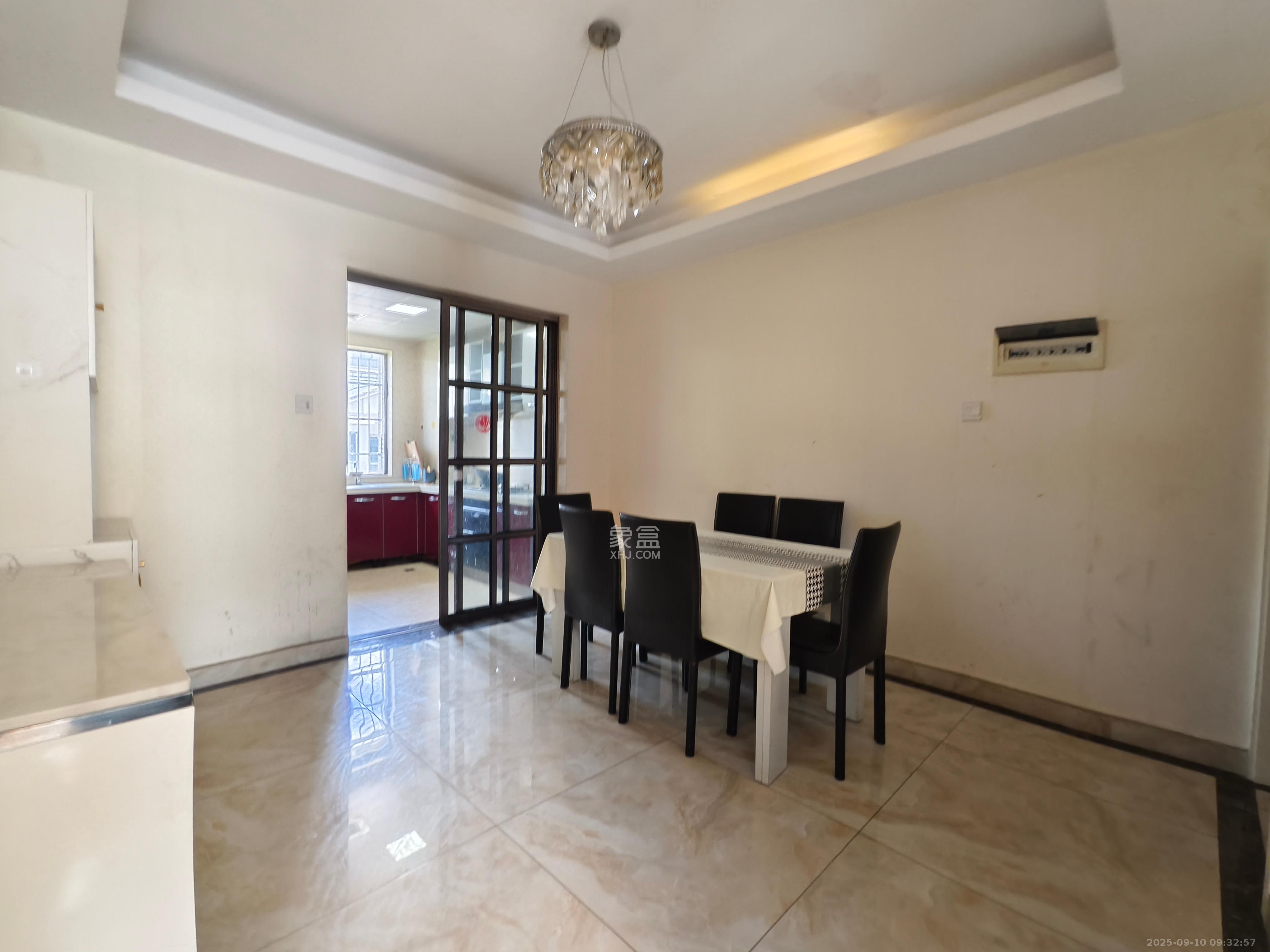 银桂苑  3室2厅2卫    2800.0元/月 银桂苑  3室2厅2卫    2800.0元/月室内图