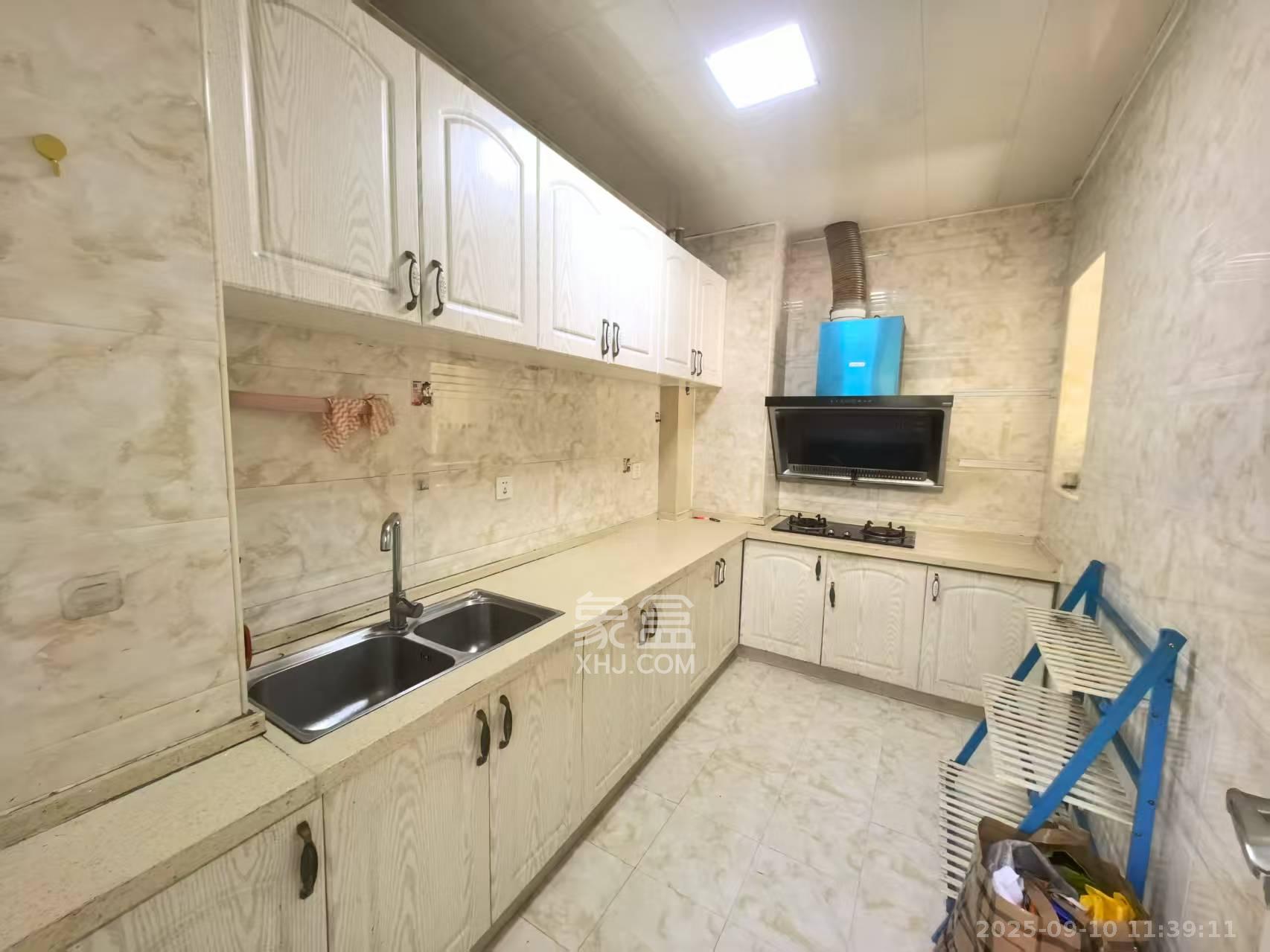 东方名苑臻锦园  2室2厅1卫    1800.0元/月 东方名苑臻锦园  2室2厅1卫    1800.0元/月室内图