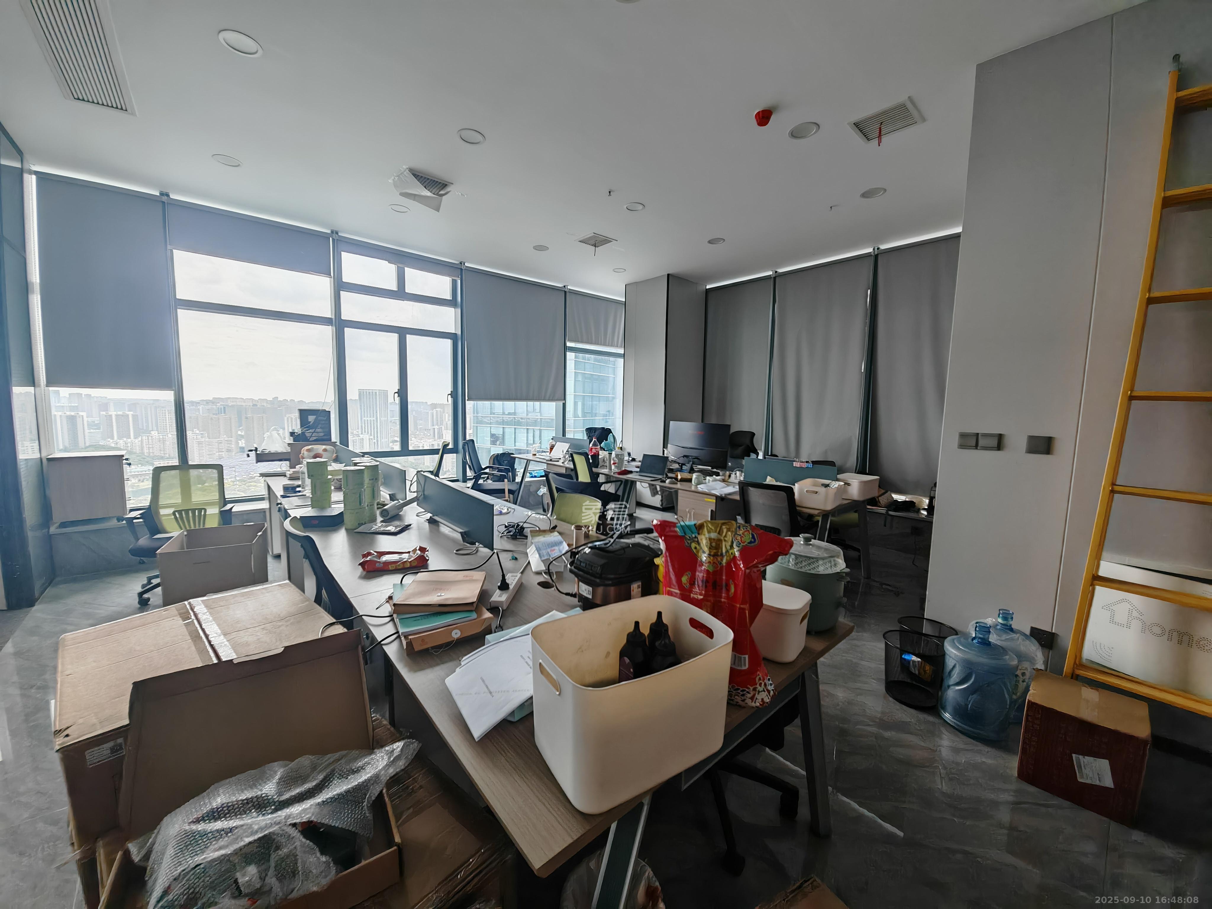 京武浪琴山三期(京武中心) 4室1厅1卫 20000.0元/月 京武浪琴山三期(京武中心) 4室1厅1卫 20000.0元/月室内图