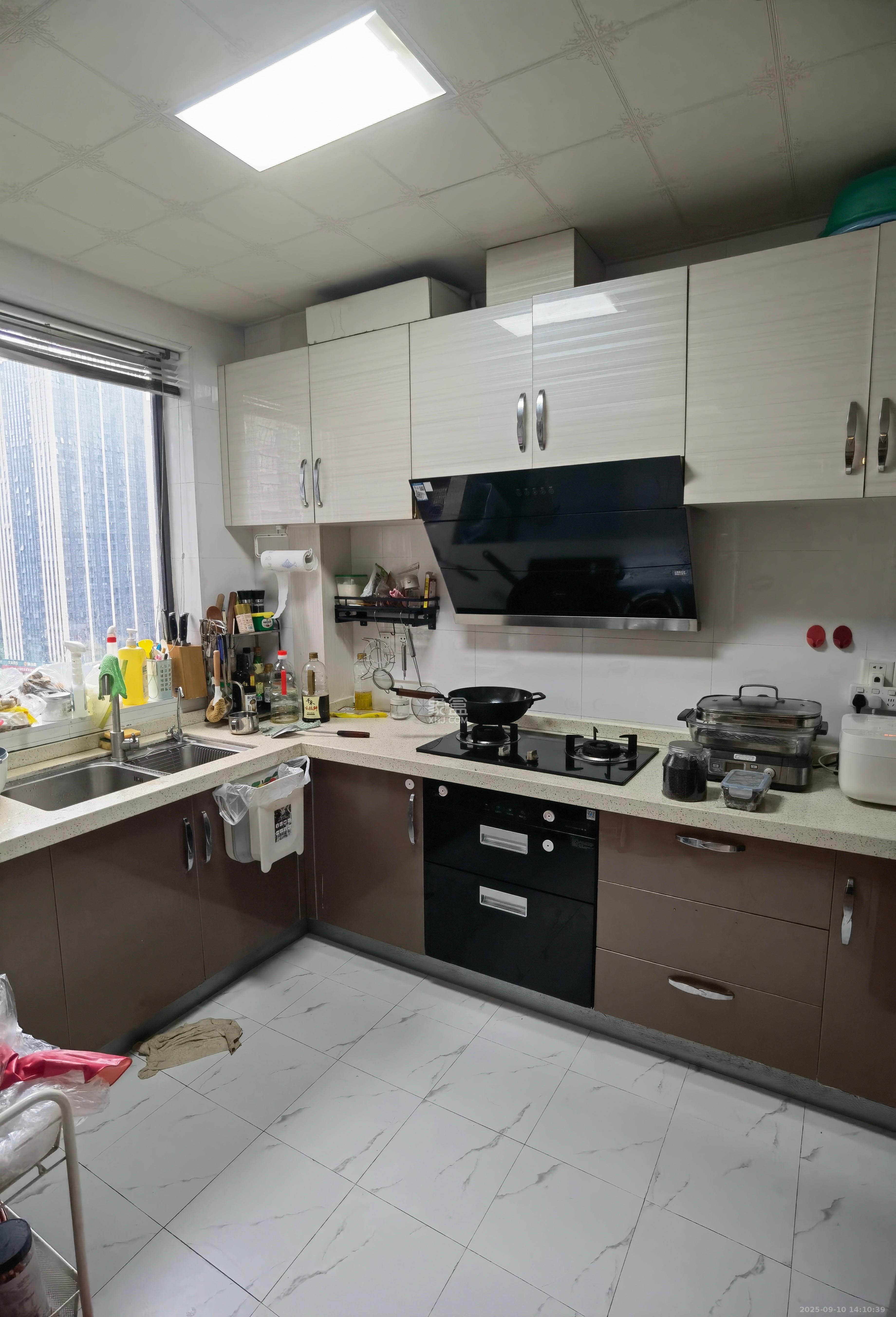 恒基凯旋门一二期  4室2厅2卫   2900.00元/月室内图