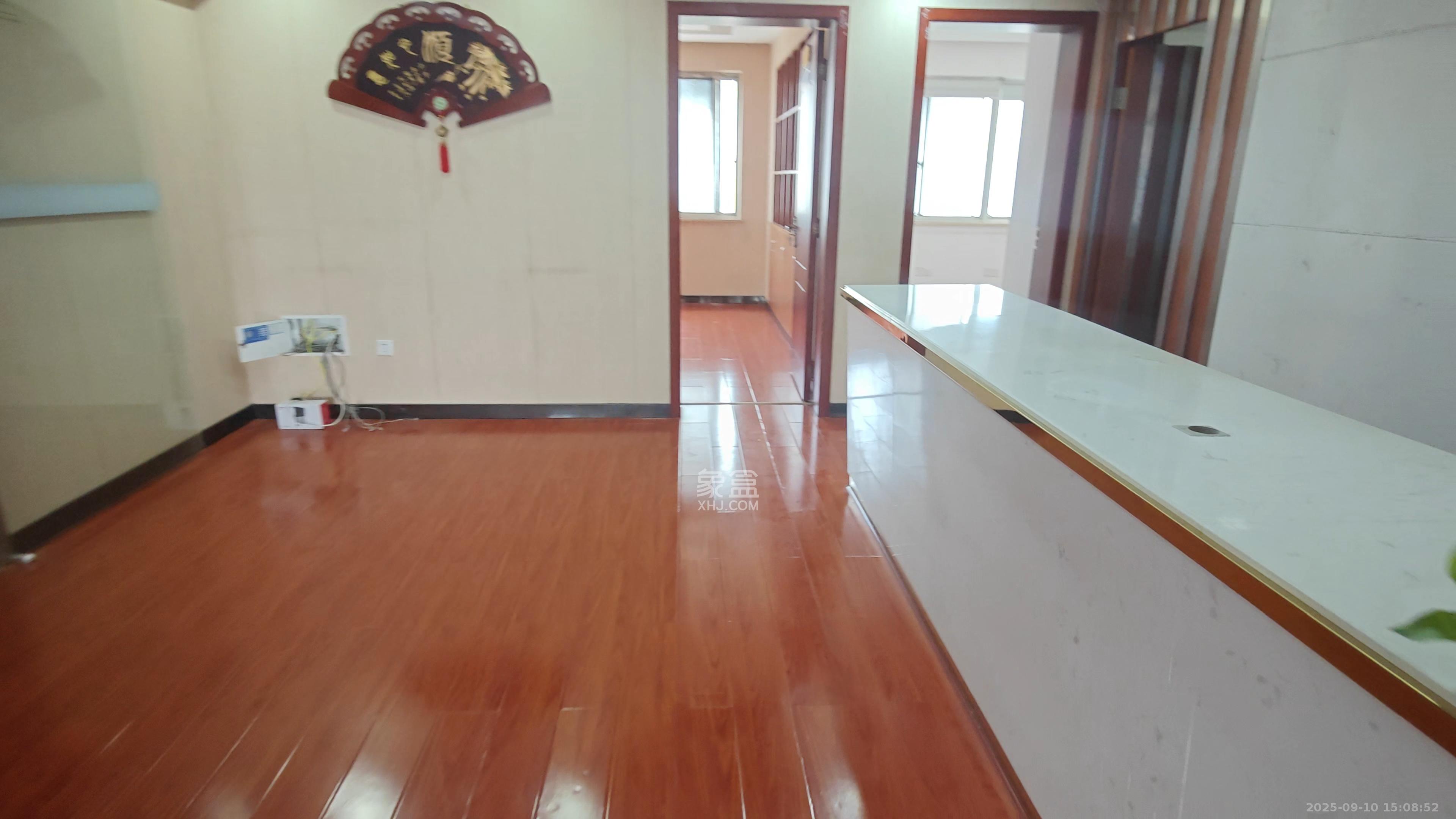 时代帝景 1室1厅1卫 4200.0元/月 时代帝景 1室1厅1卫 4200.0元/月室内图