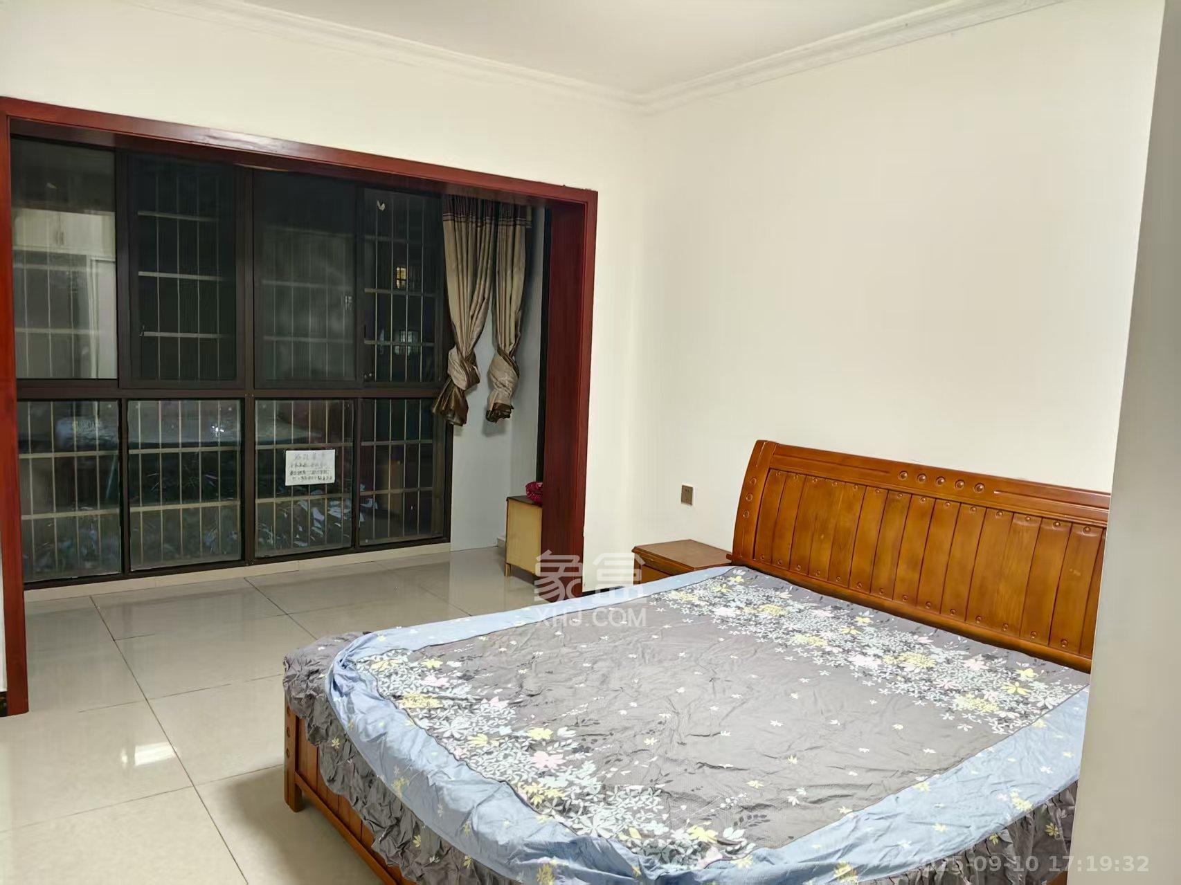 联丰苑  3室2厅1卫    2000.0元/月 联丰苑  3室2厅1卫    2000.0元/月