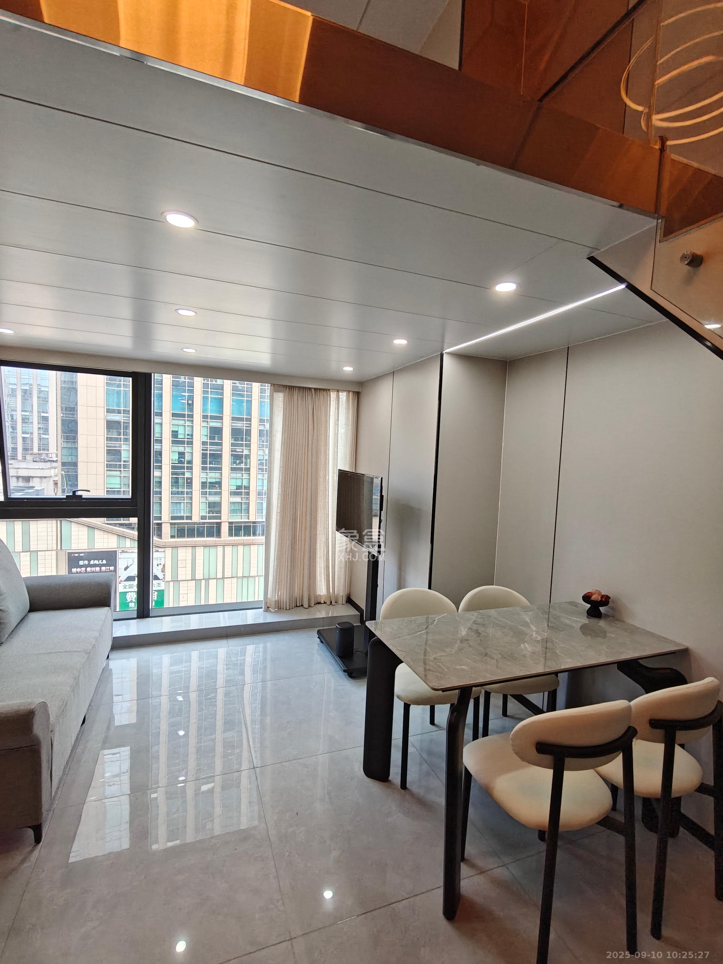 卓越中寰  2室1厅1卫    2800.0元/月 卓越中寰  2室1厅1卫    2800.0元/月