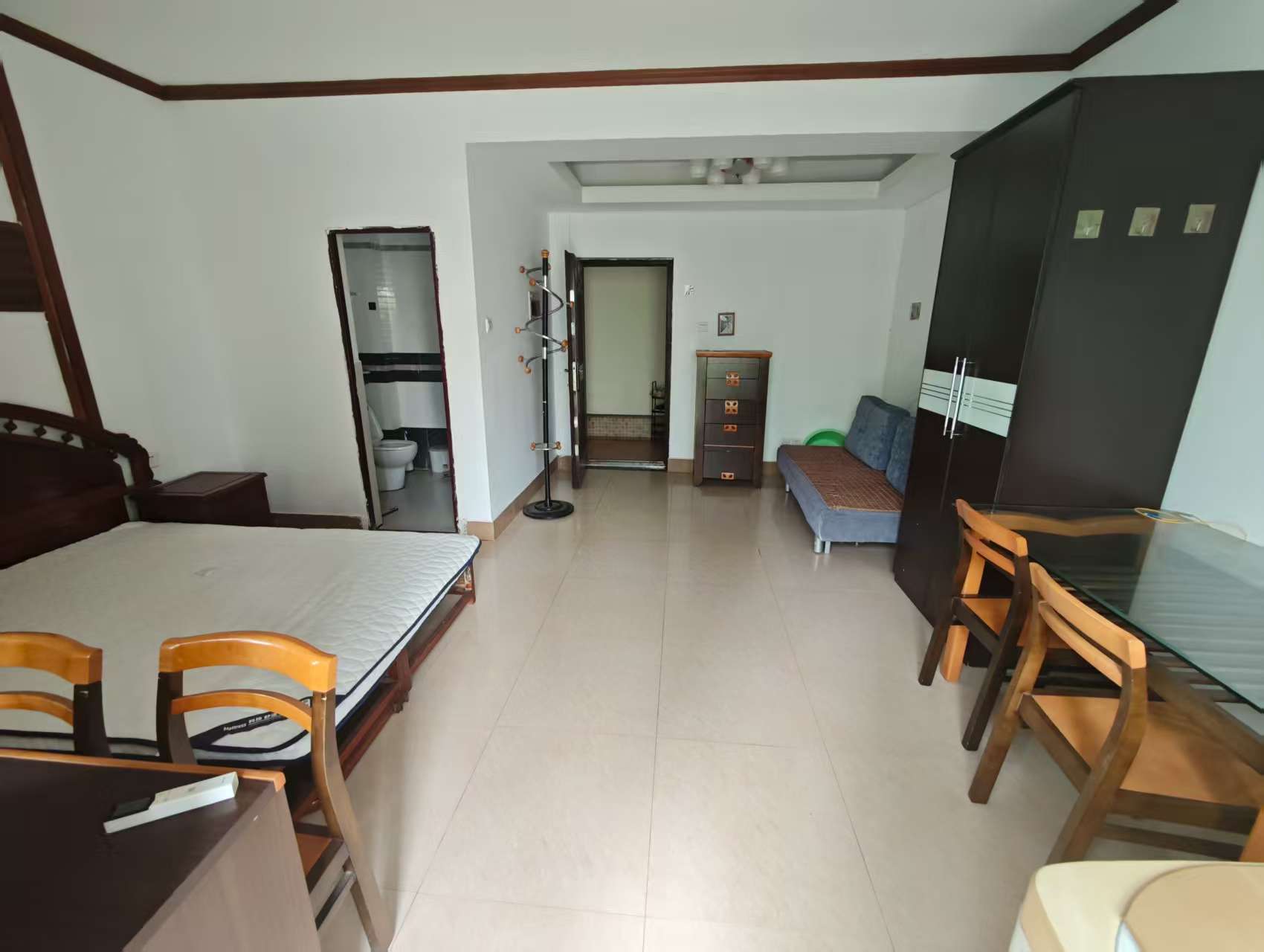 听海南国印象 1室1厅1卫 1300.0元/月 听海南国印象 1室1厅1卫 1300.0元/月室内图